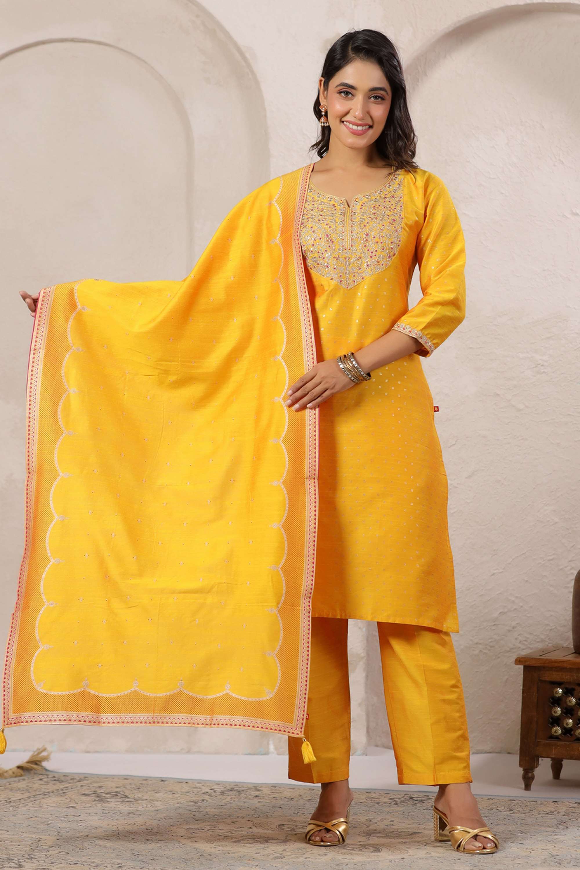 Printed-Silk-Round-Neck-Women-Casual-Wear-Kurtas