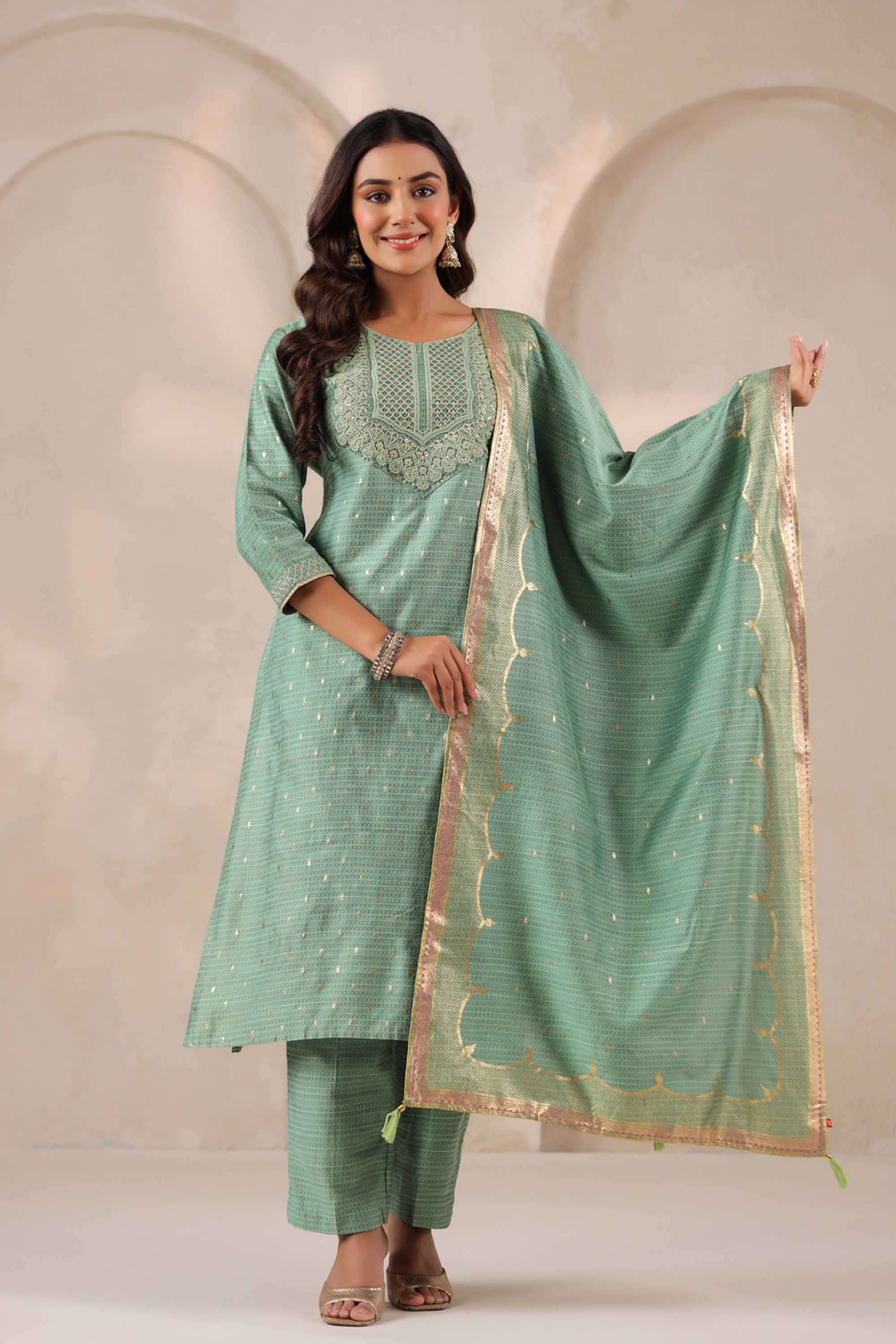 Printed-Viscose-Round-Neck-Women-s-Festive-Wear-Kurta