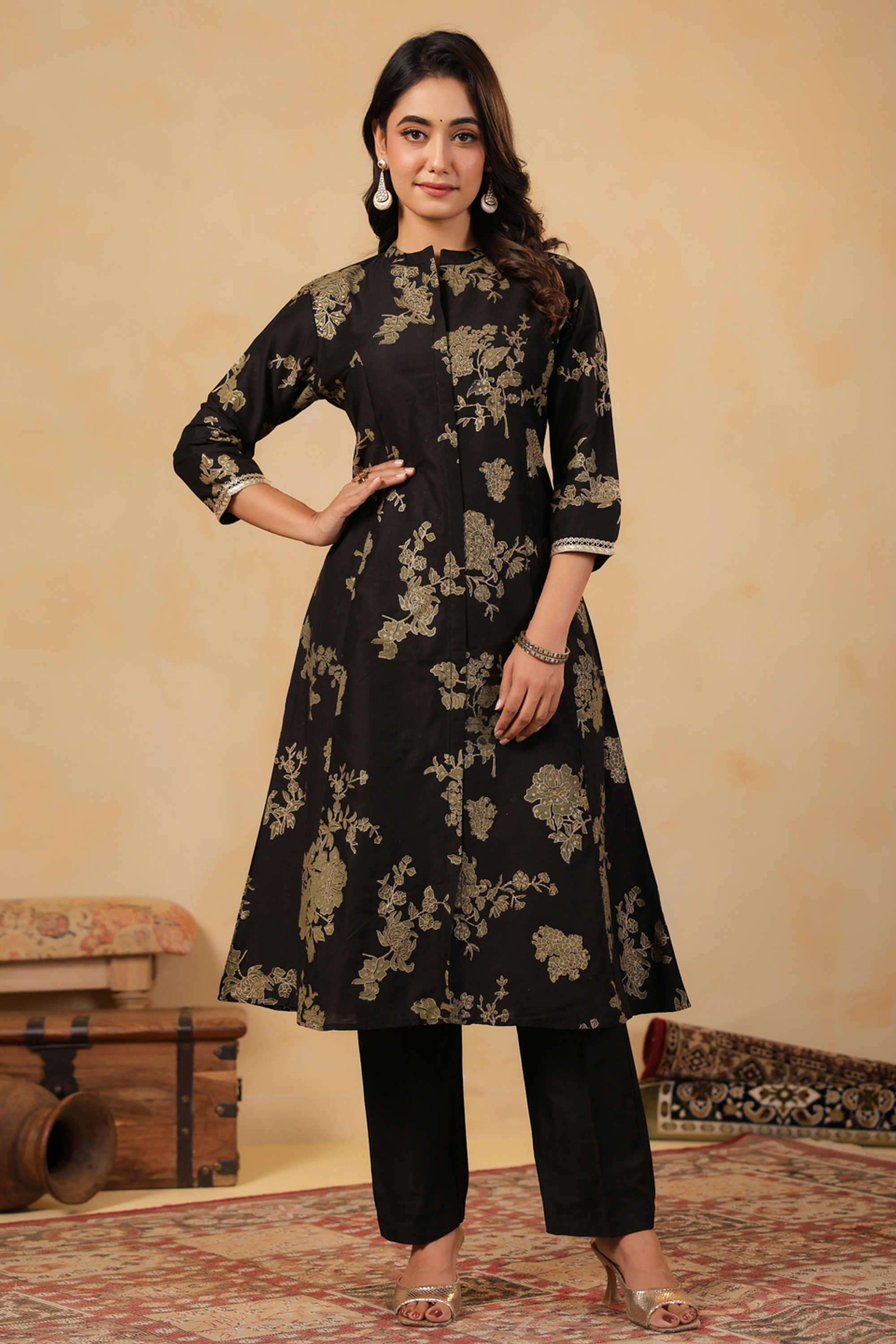 Printed-Silk-Collared-Women-s-Festive-Wear-Kurta-Set
