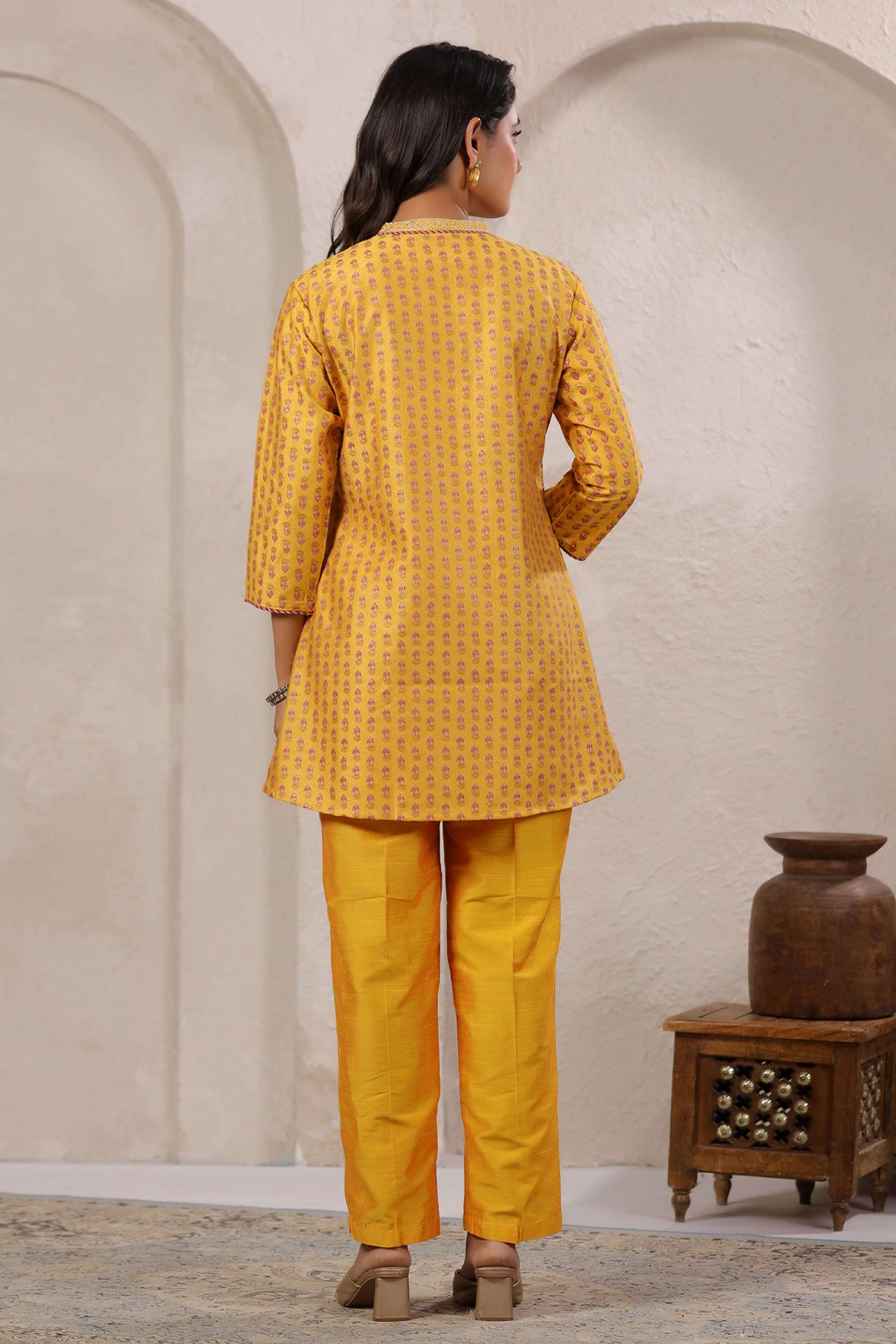 Printed-Rayon-V-Neck-Women-Festive-Wear-Kurtas