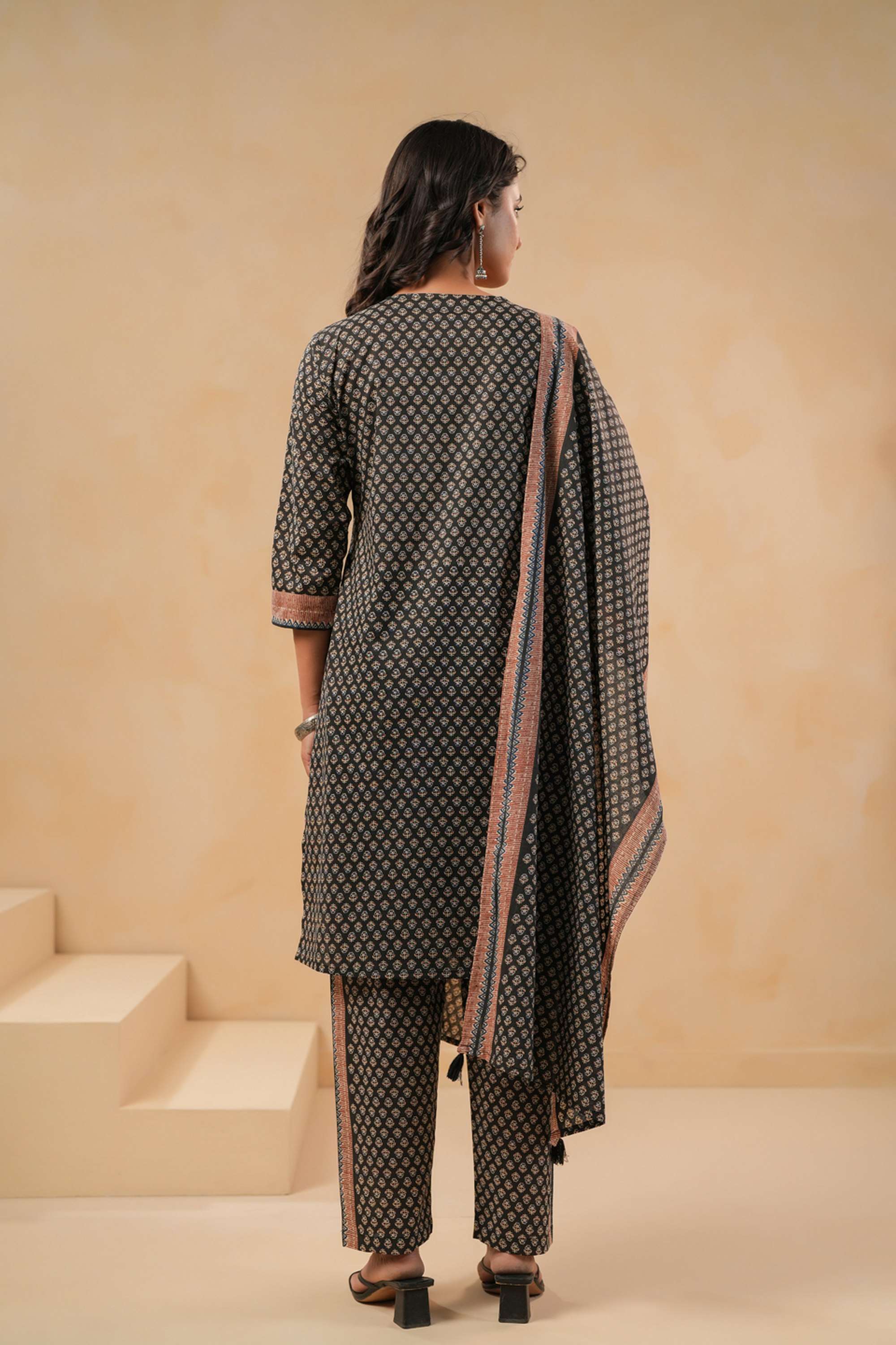 Printed-Cotton-Round-Neck-Women-s-Kurta-Set-With-Dupatta