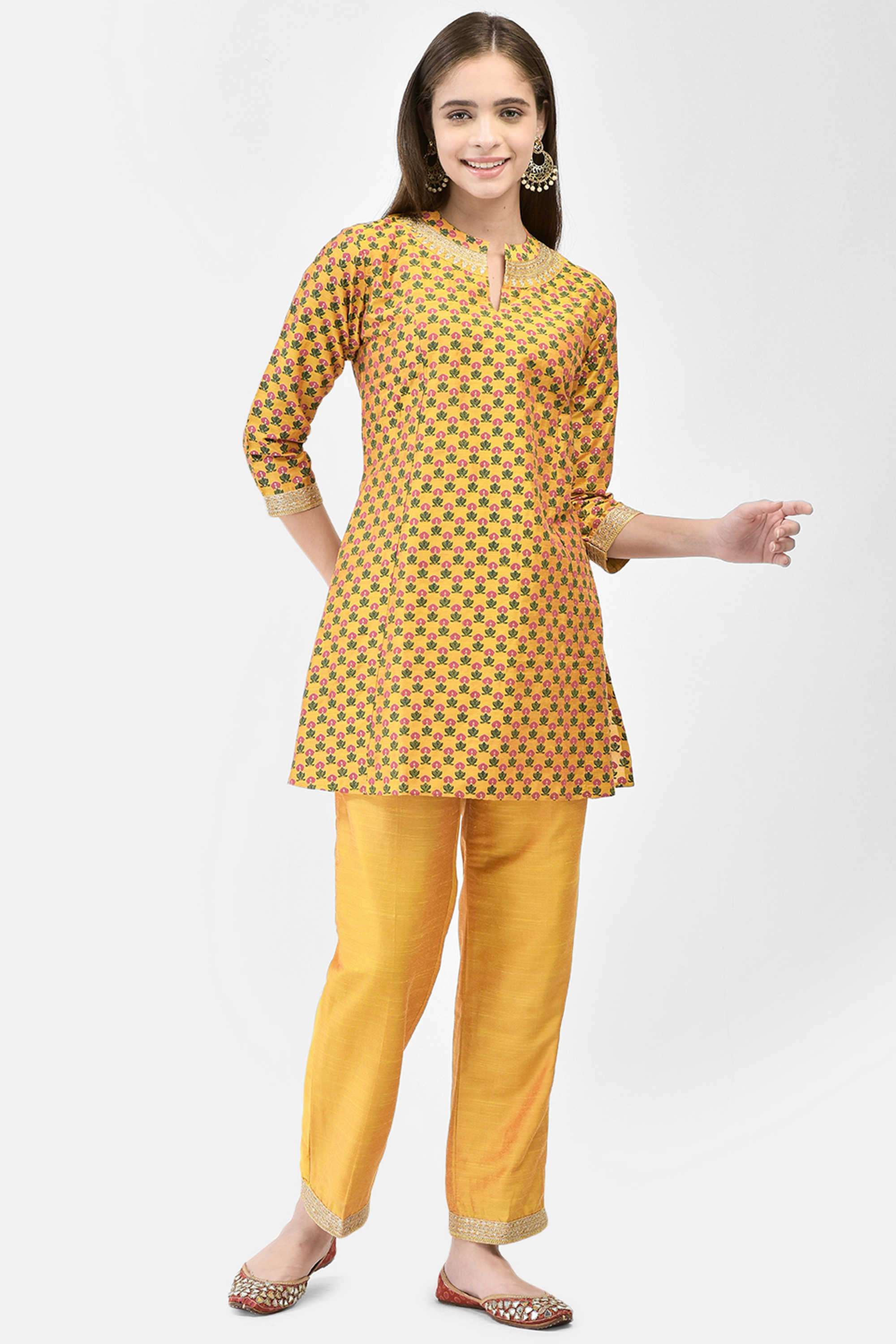 Printed-Silk-Round-Neck-Women-s-Festive-Wear-Kurta-Set