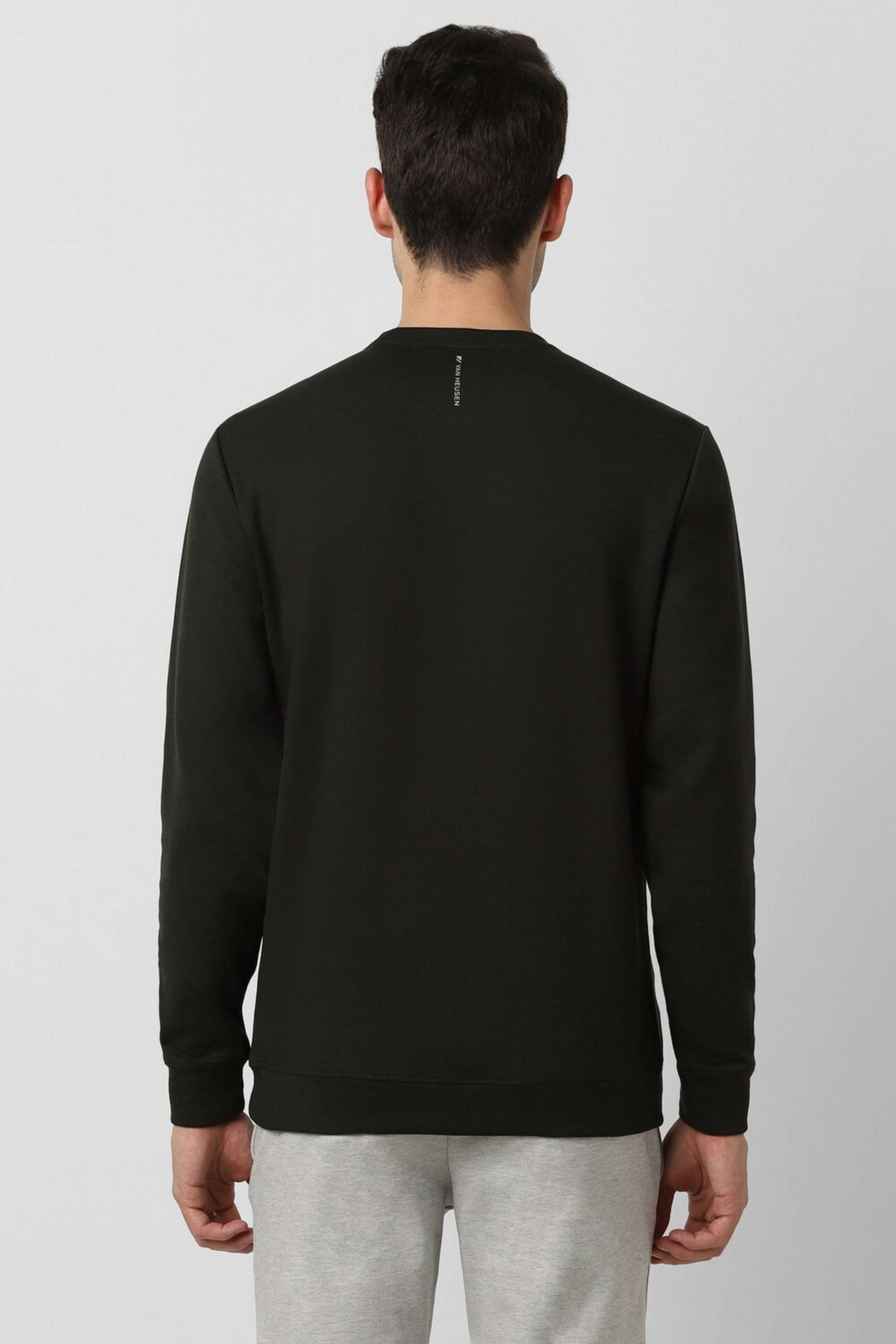 Solid-Blended-Fabric-Regular-Fit-Men-Sweatshirt
