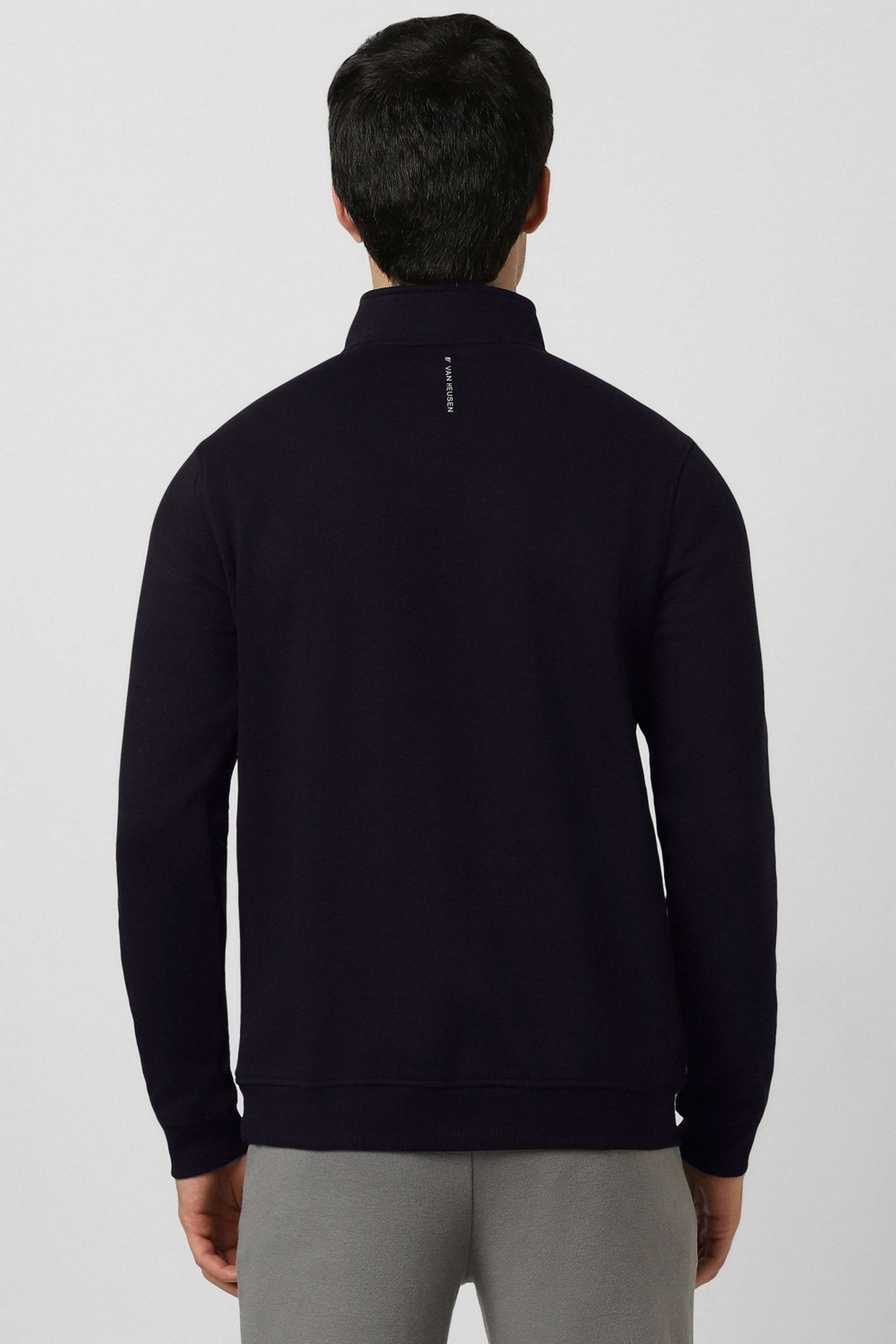 Solid-Blended-Fabric-Regular-Fit-Men-Sweatshirt