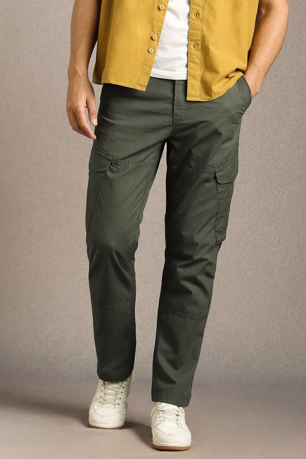 Solid-Cotton-Blend-Regular-Fit-Men-s-Trousers