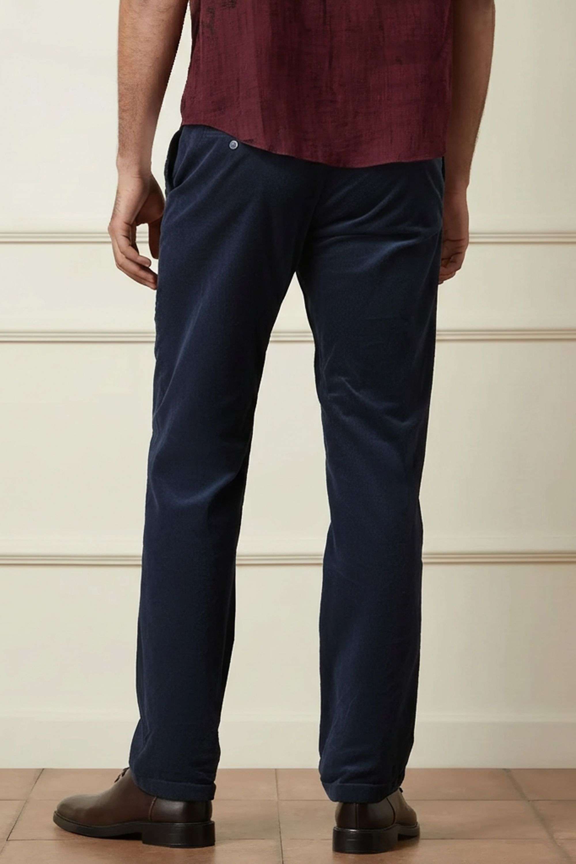 Solid-Blended-Fabric-Regular-Fit-Men-Trousers