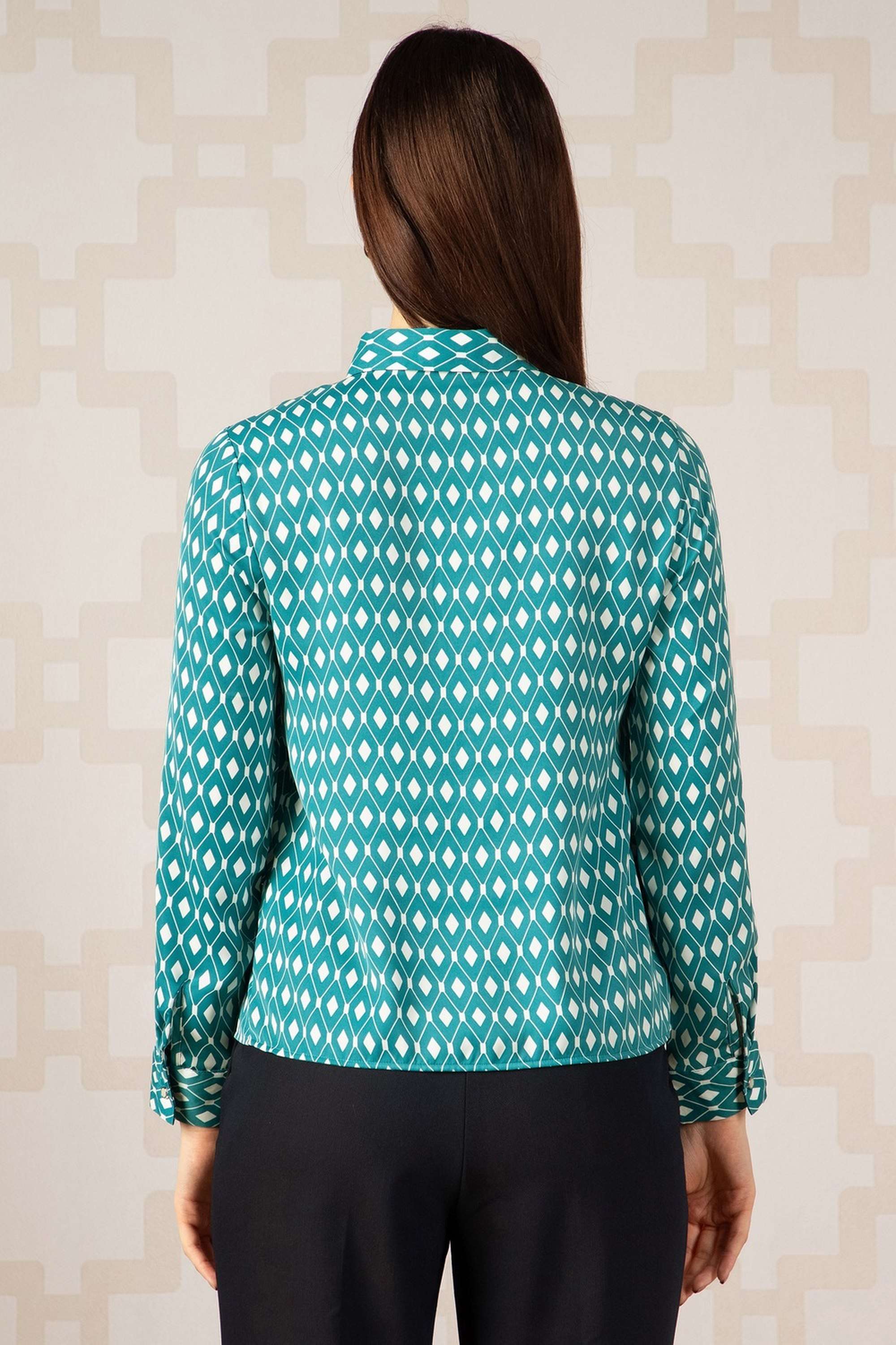 Geometric-Print-Cut-Away-Collar-Polyester-Women-s-Formal-Wear-Shirt