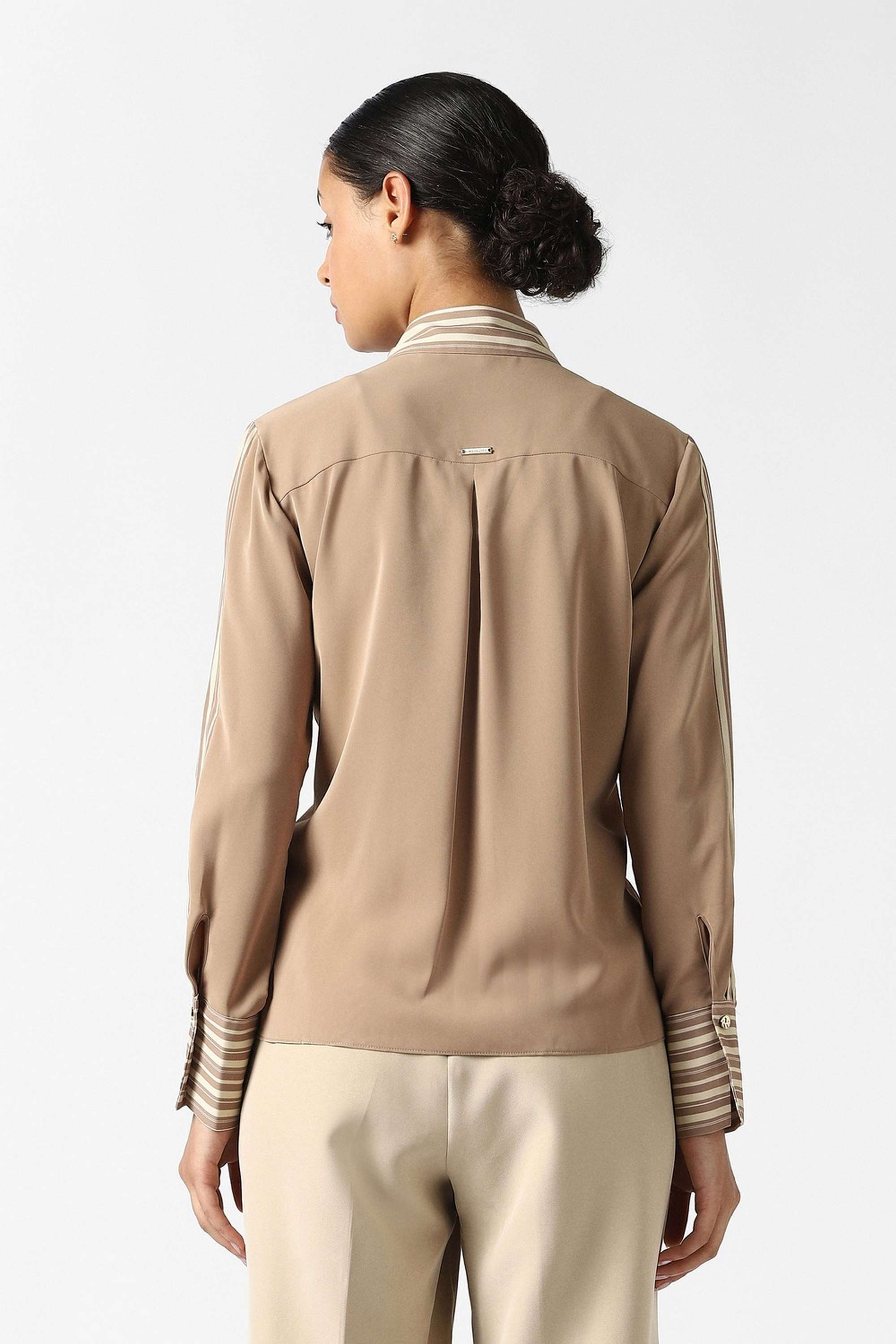 Solid-Collared-Blended-Fabric-Women-Casual-Wear-Shirt