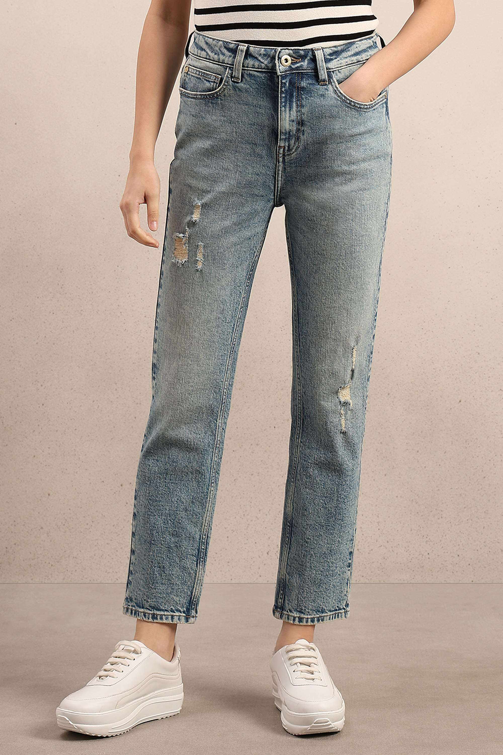 Light-Wash-Blended-Fabric-Straight-Fit-Women-s-Jeans