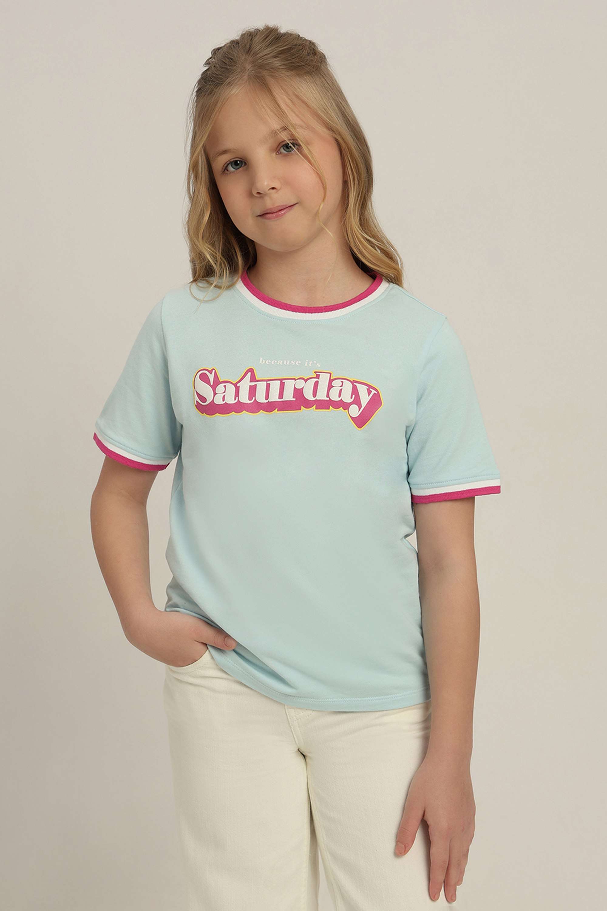Graphic-Print-Blended-Fabric-Round-Neck-Girls-T-Shirt