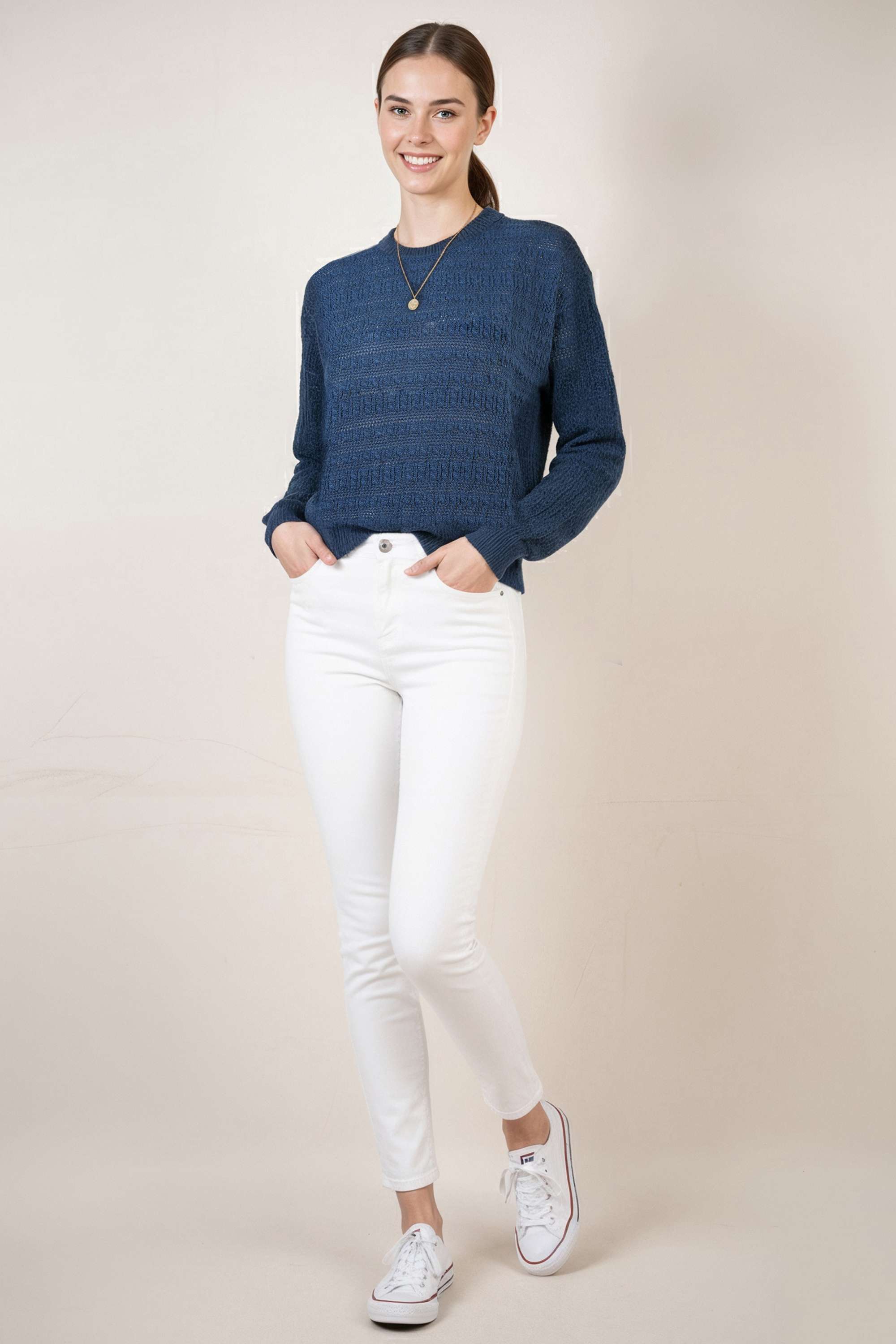 Solid Round Neck Polyester Women Casual Wear Pullover