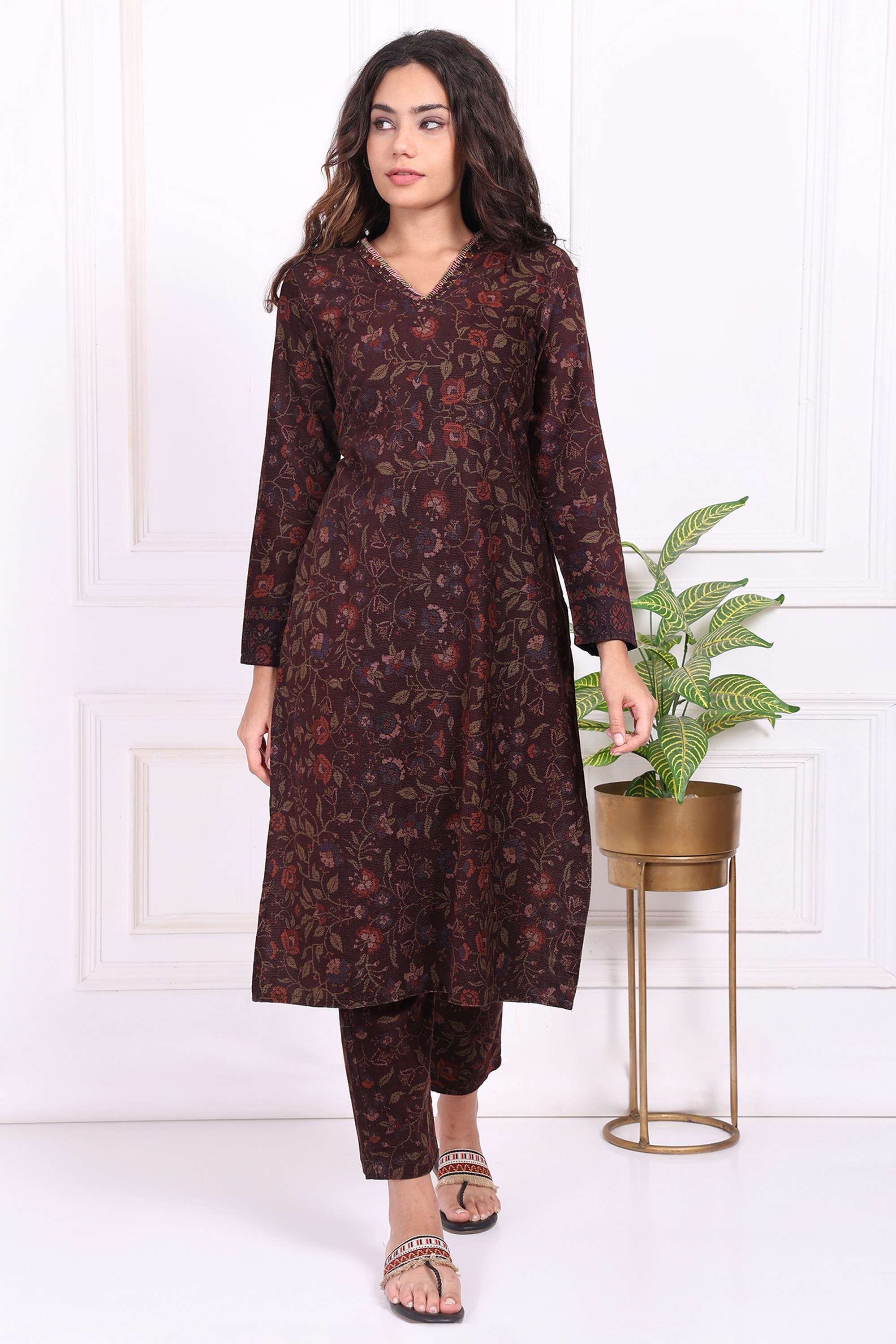 Floral-Cotton-V-Neck-Women-s-Festive-Wear-Kurta-Set