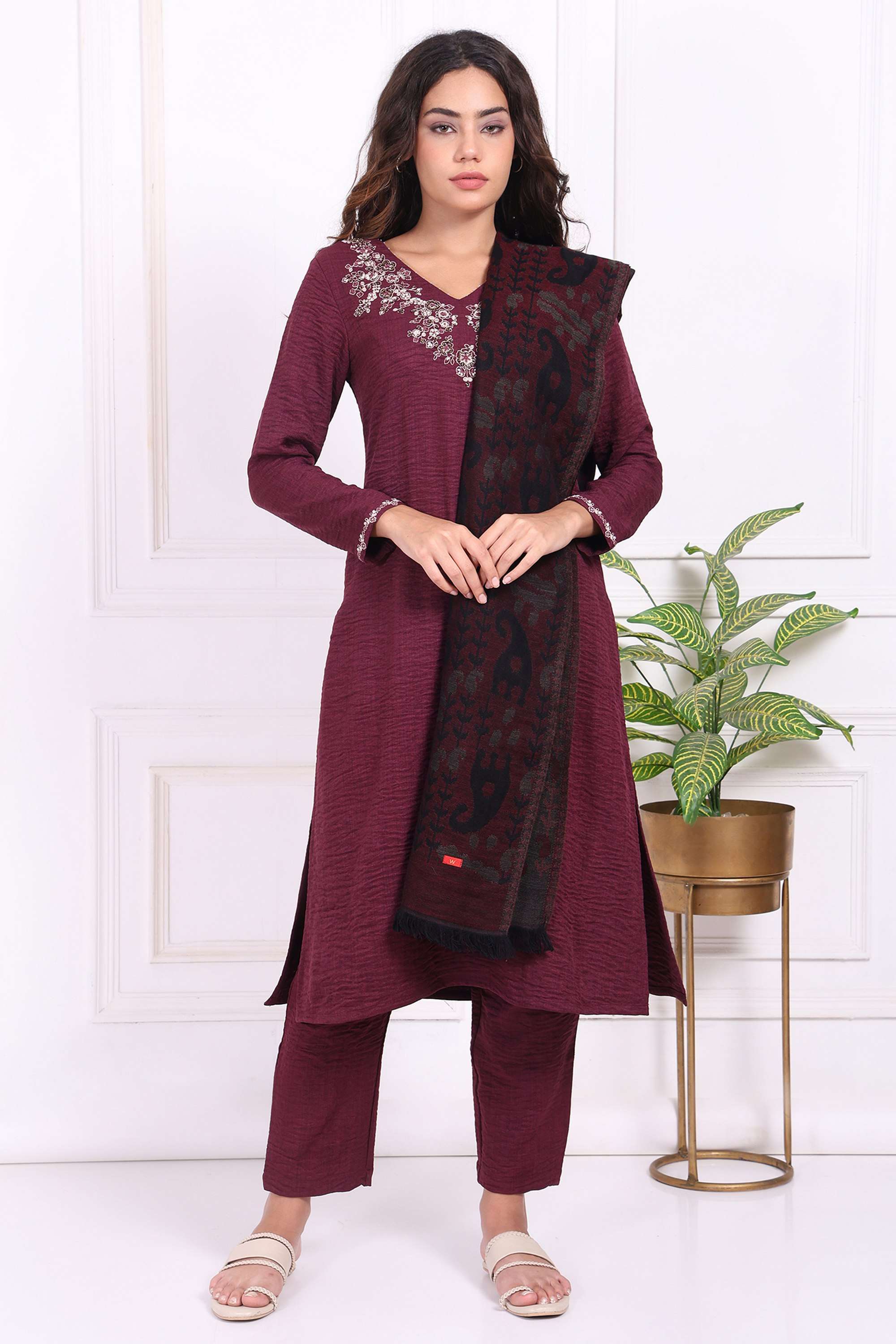 Embroidered-Polyester-V-Neck-Women-s-Festive-Wear-Kurta-Set