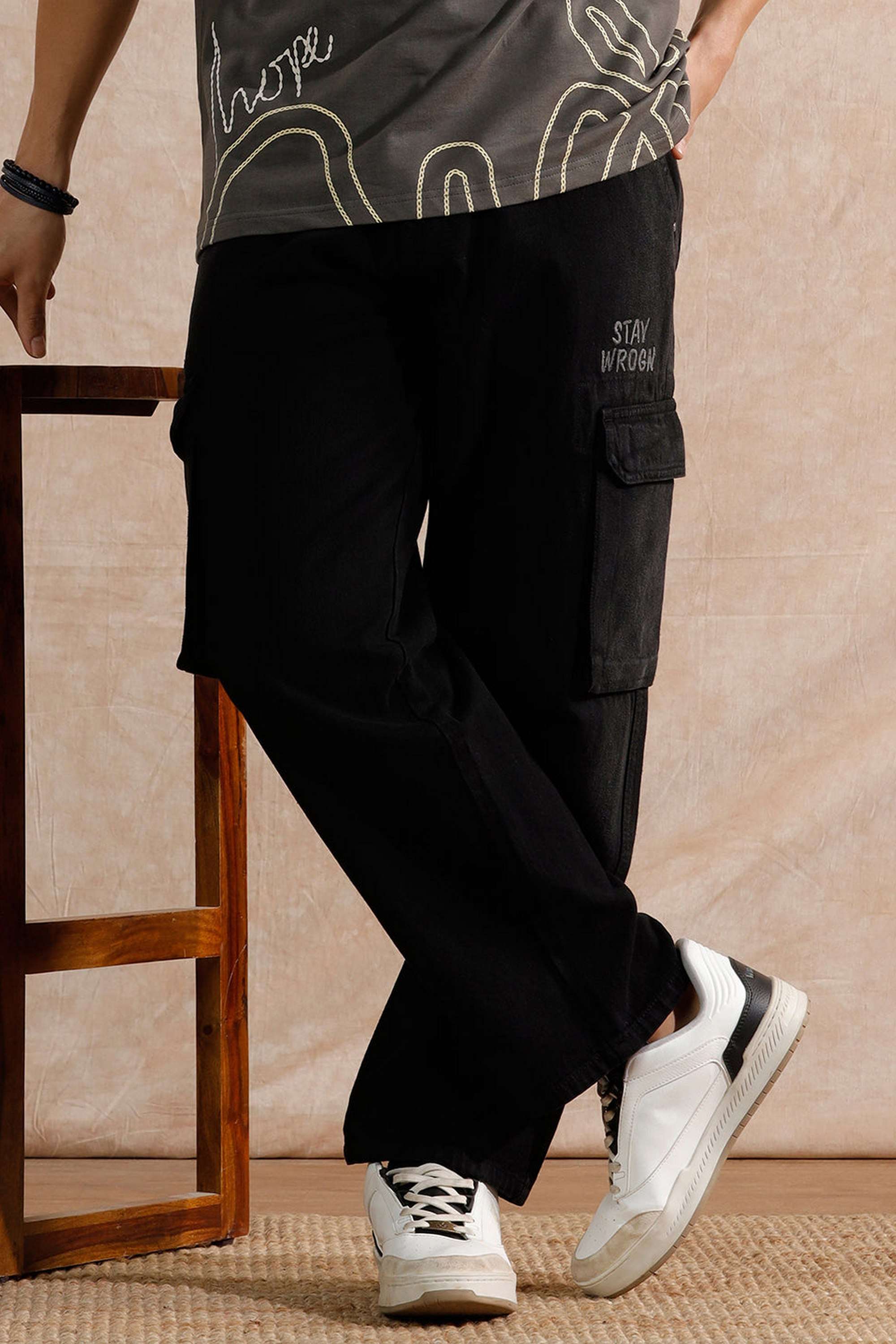 Solid-Cotton-Relaxed-Fit-Men-Cargos