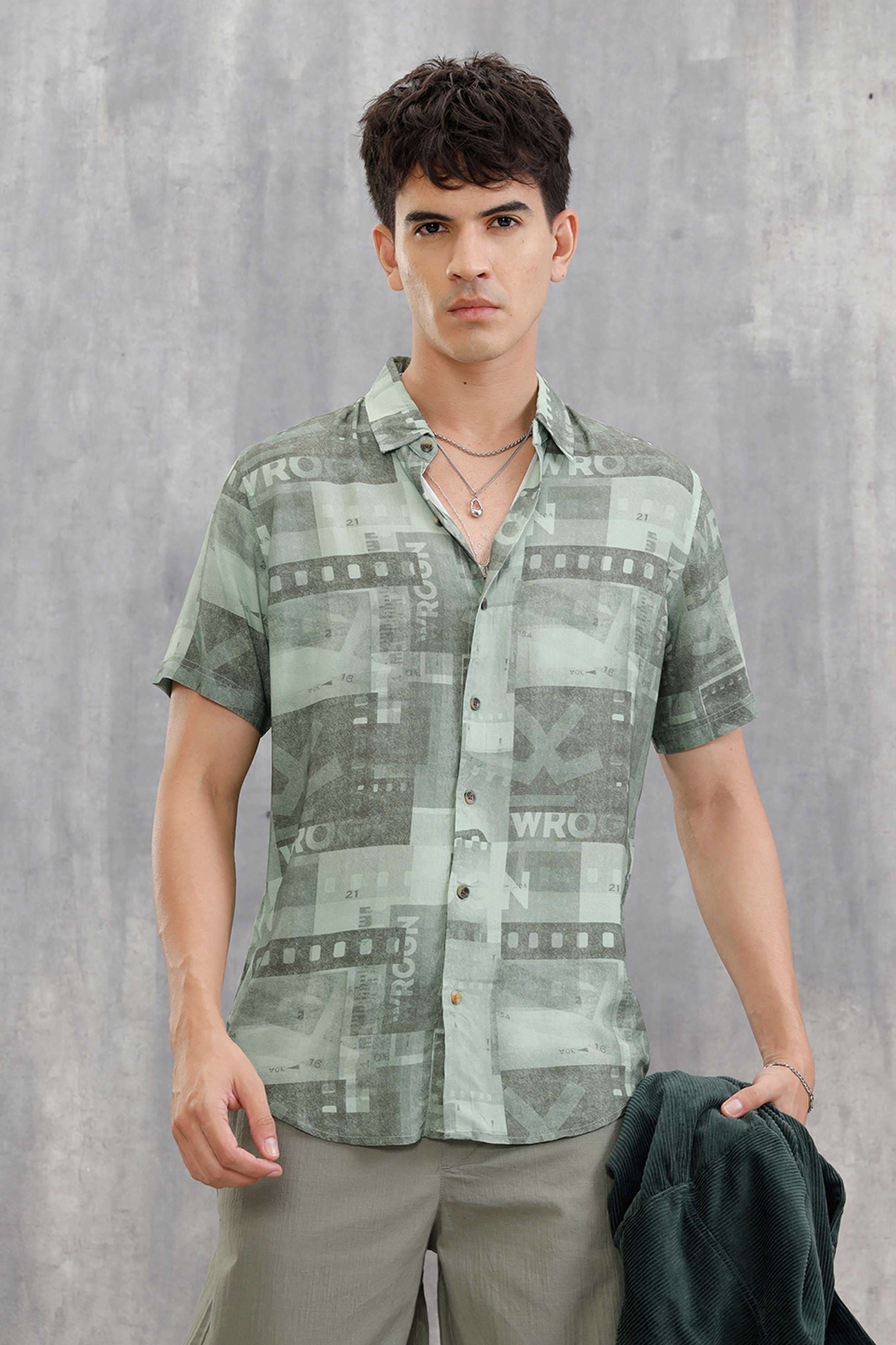 Printed-Viscose-Blend-Slim-Fit-Men-s-Casual-Wear-Shirt