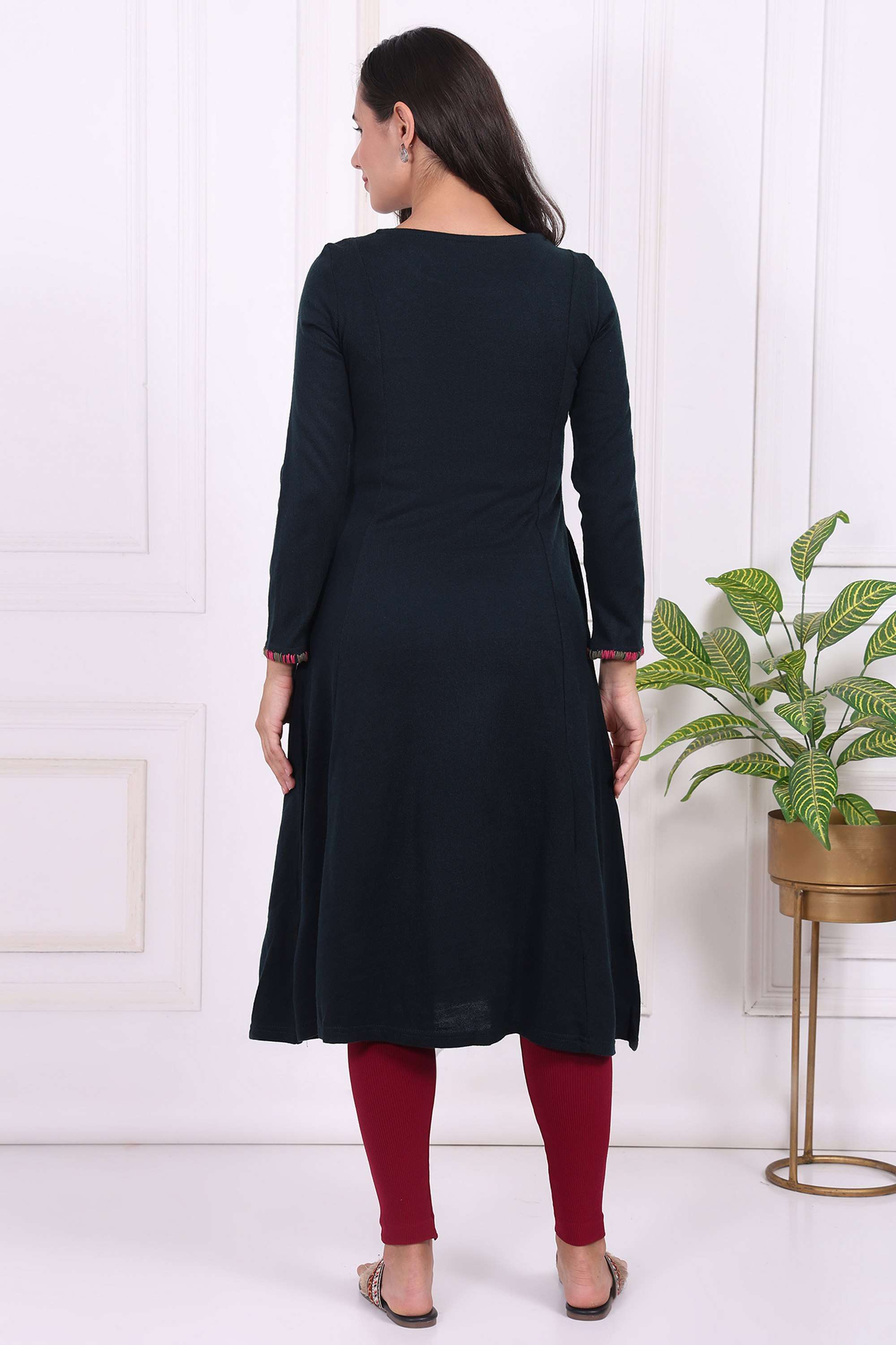 Embroidered-Acrylic-Round-Neck-Women-s-Festive-Wear-Kurta