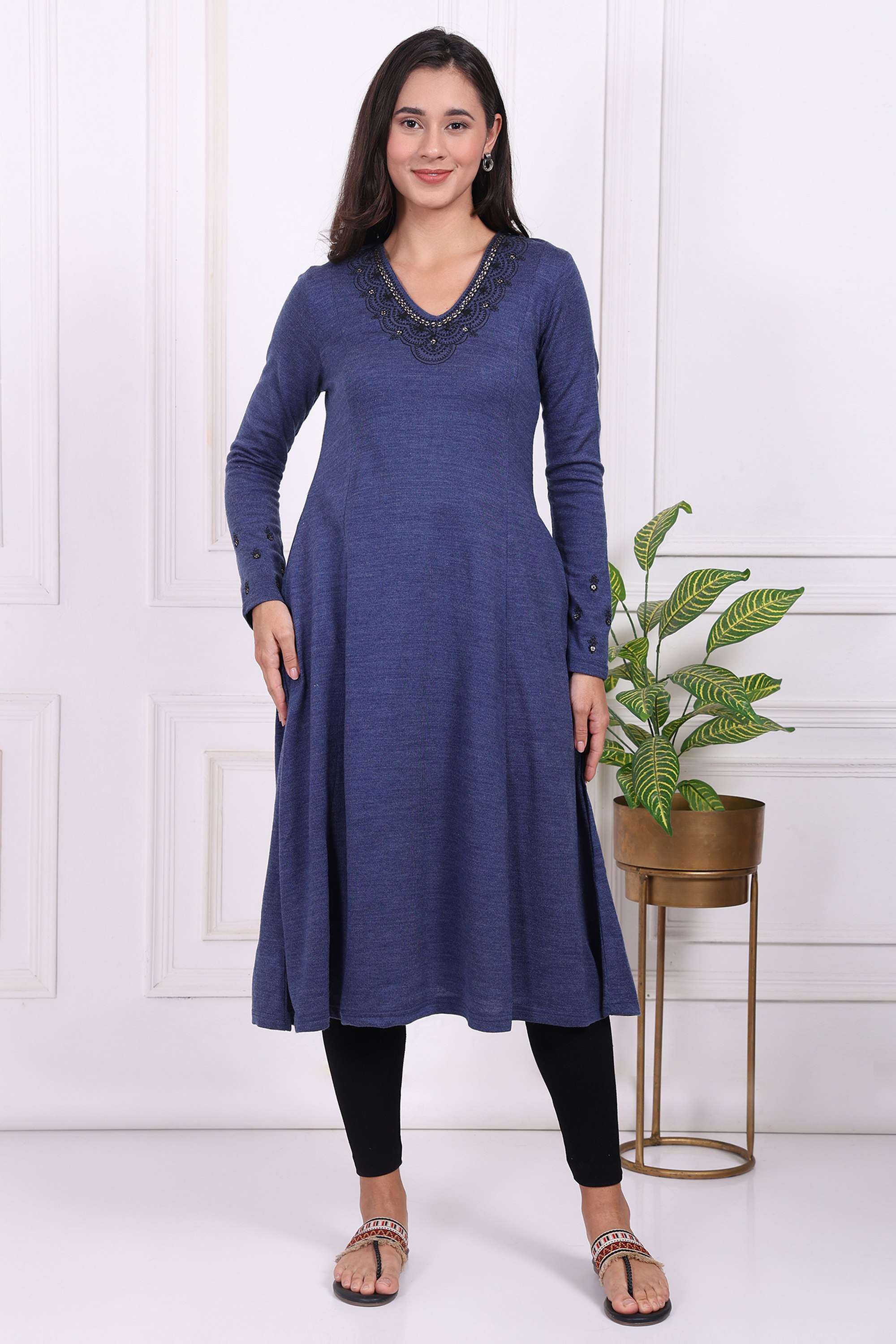 Embroidered-Acrylic-V-Neck-Women-s-Festive-Wear-Kurta