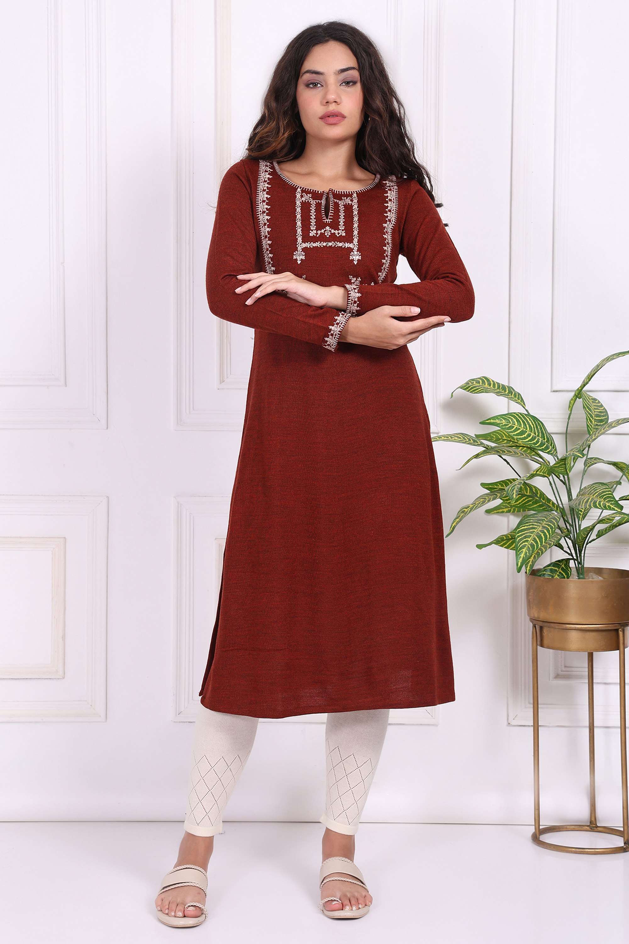 Embroidered-Acrylic-Round-Neck-Women-s-Festive-Wear-Kurta