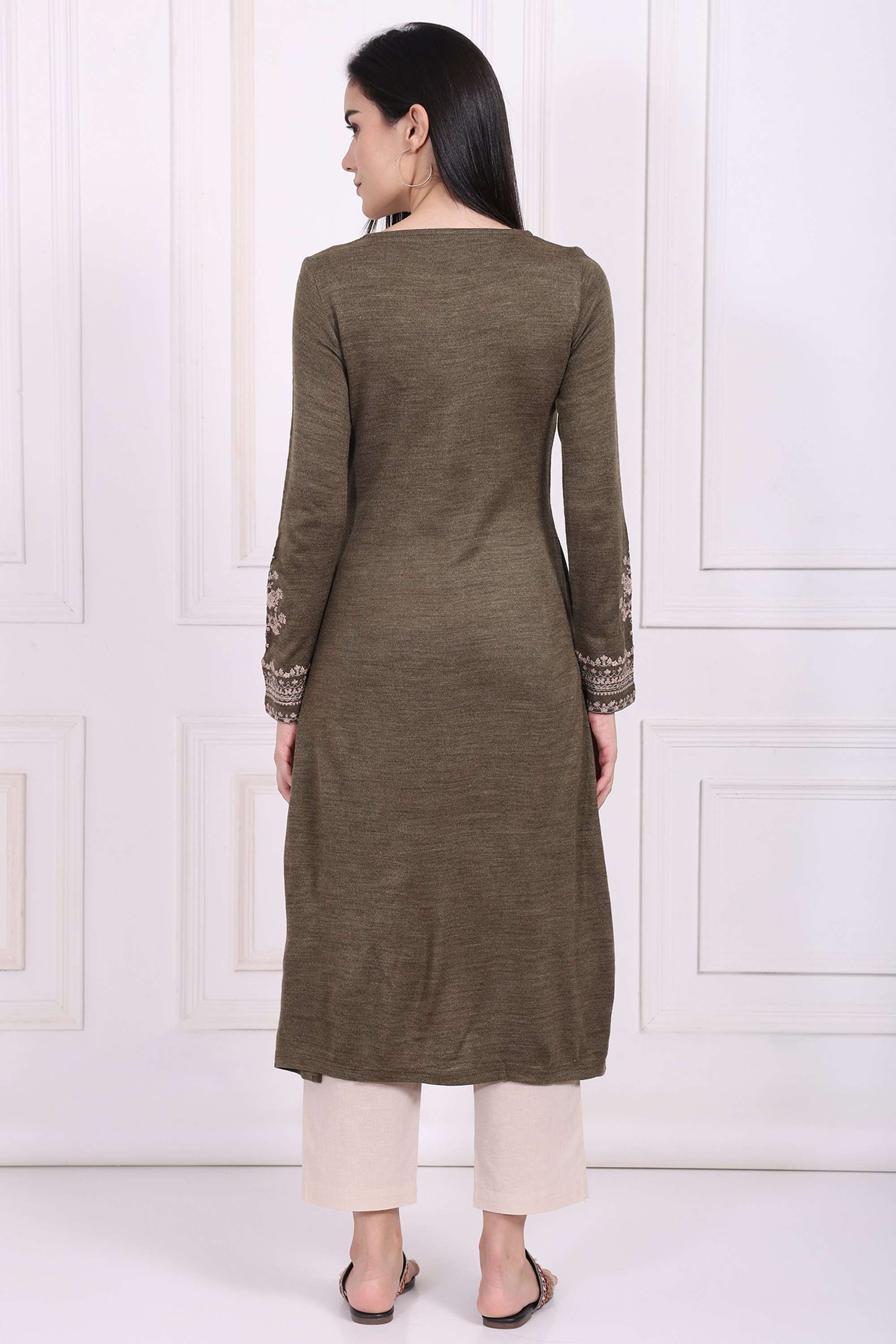 Solid-Acrylic-Round-Neck-Women-s-Festive-Wear-Kurta