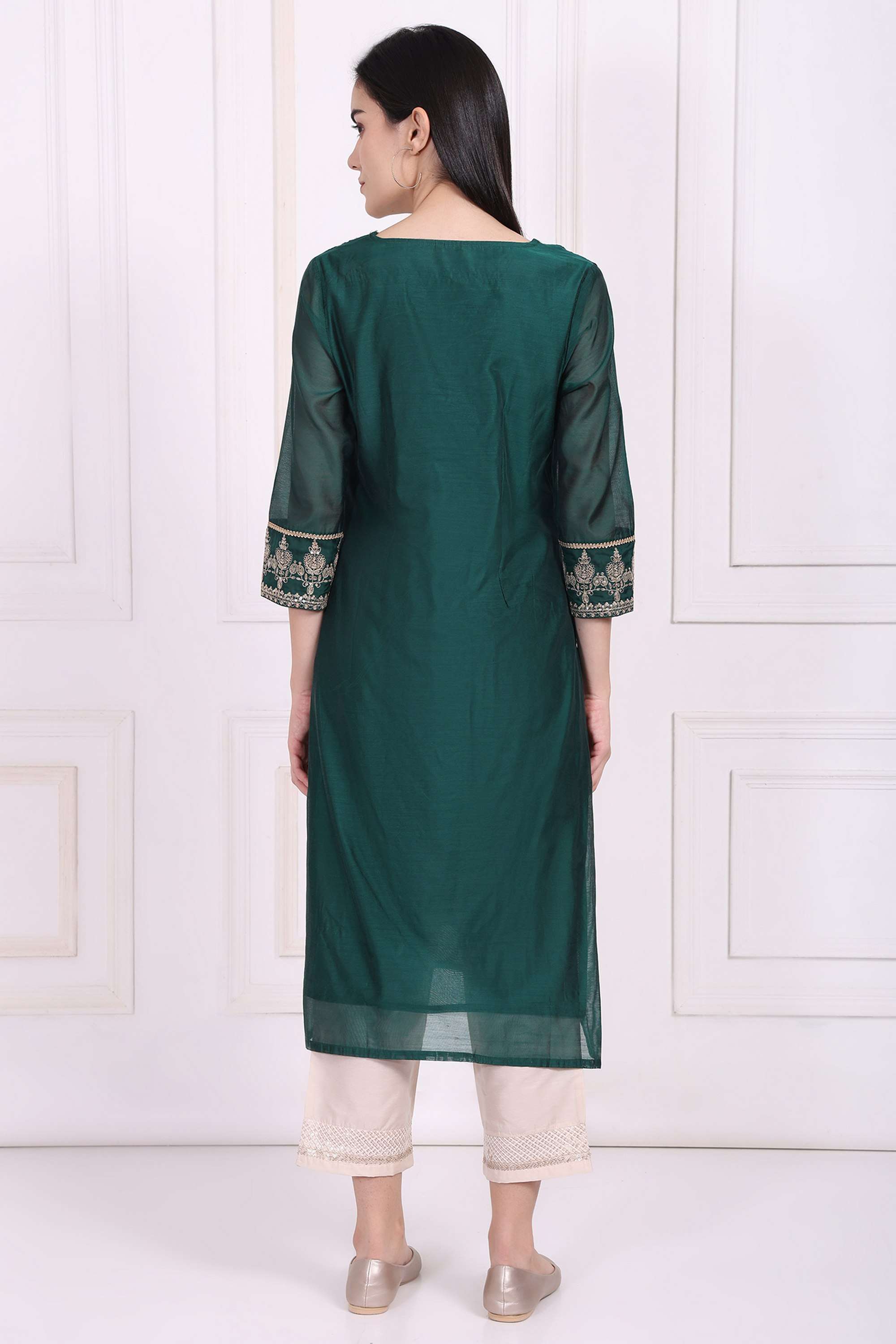 Embroidered-Viscose-V-Neck-Women-s-Festive-Wear-Kurta