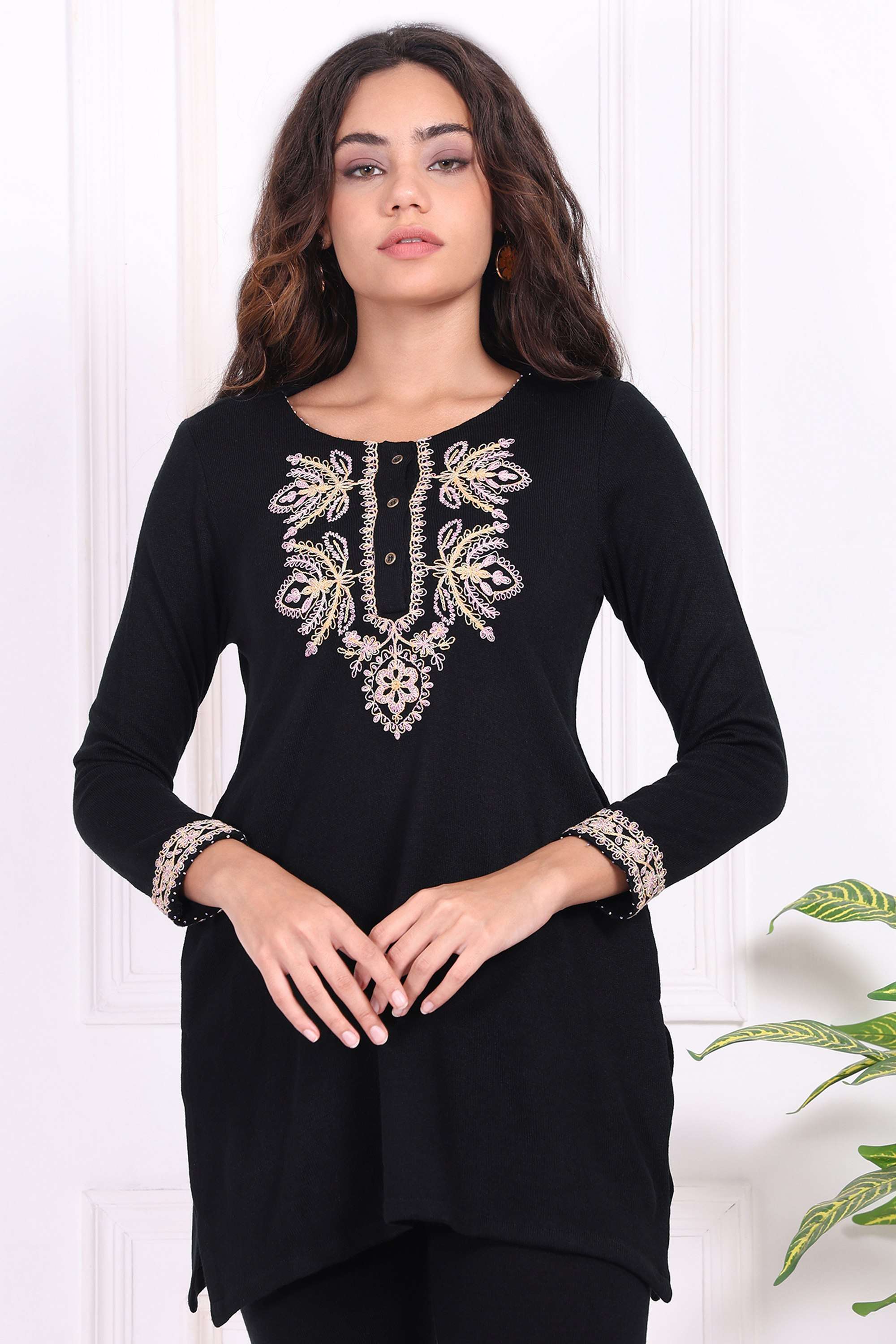 Embroidered-Acrylic-Round-Neck-Women-s-Tunic