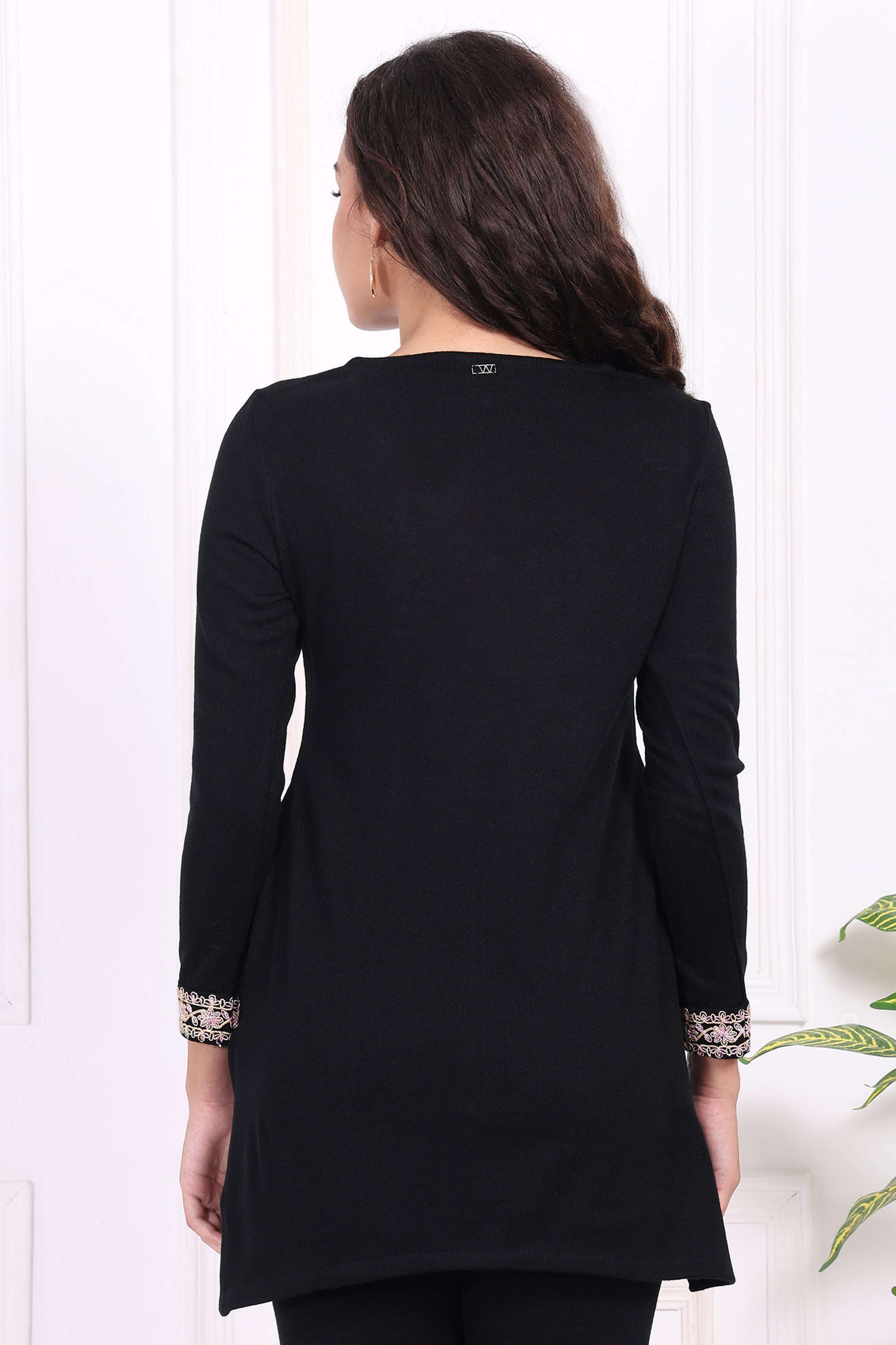 Embroidered-Acrylic-Round-Neck-Women-s-Tunic