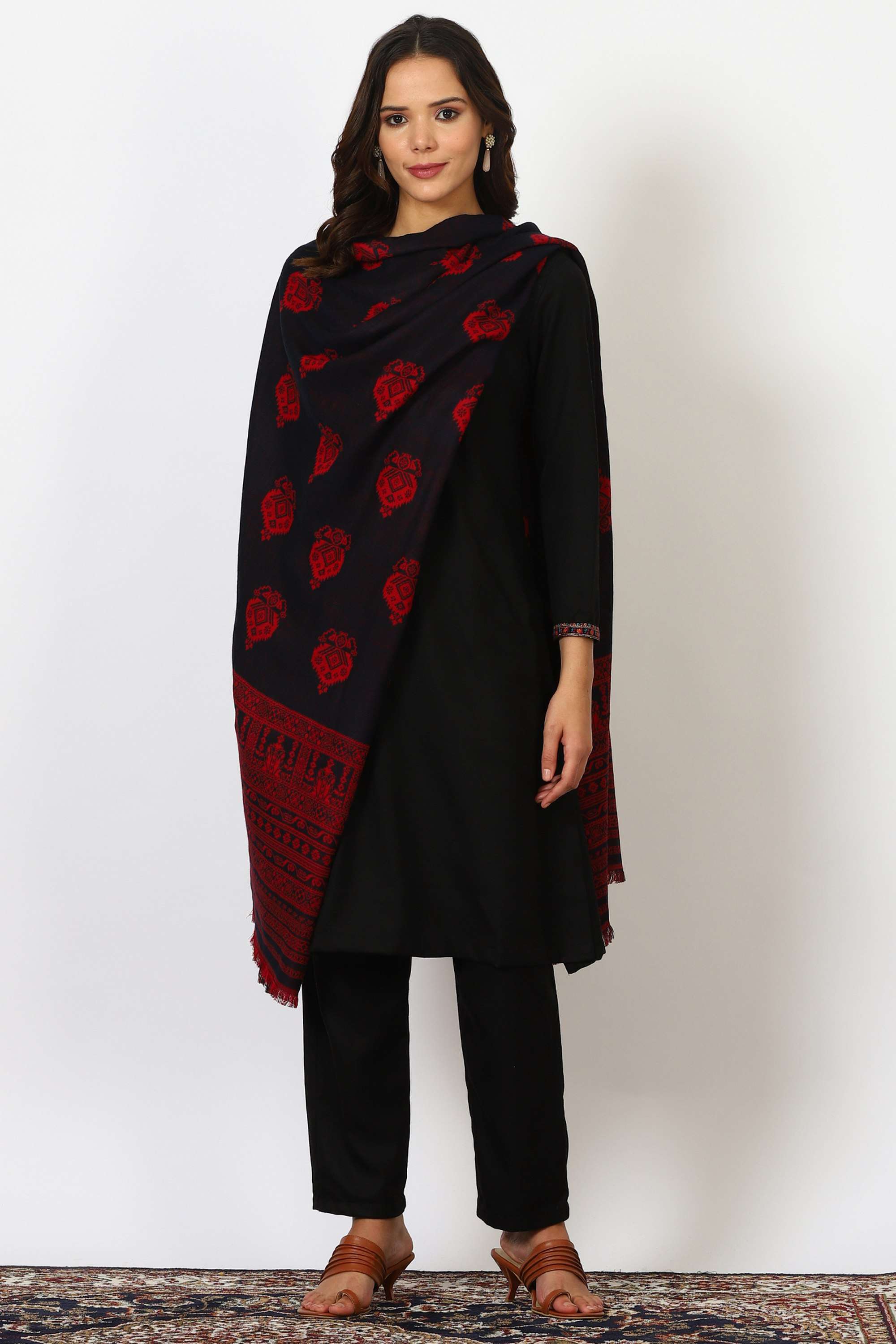 Textured-Blended-Fabric-Women-s-Shawl