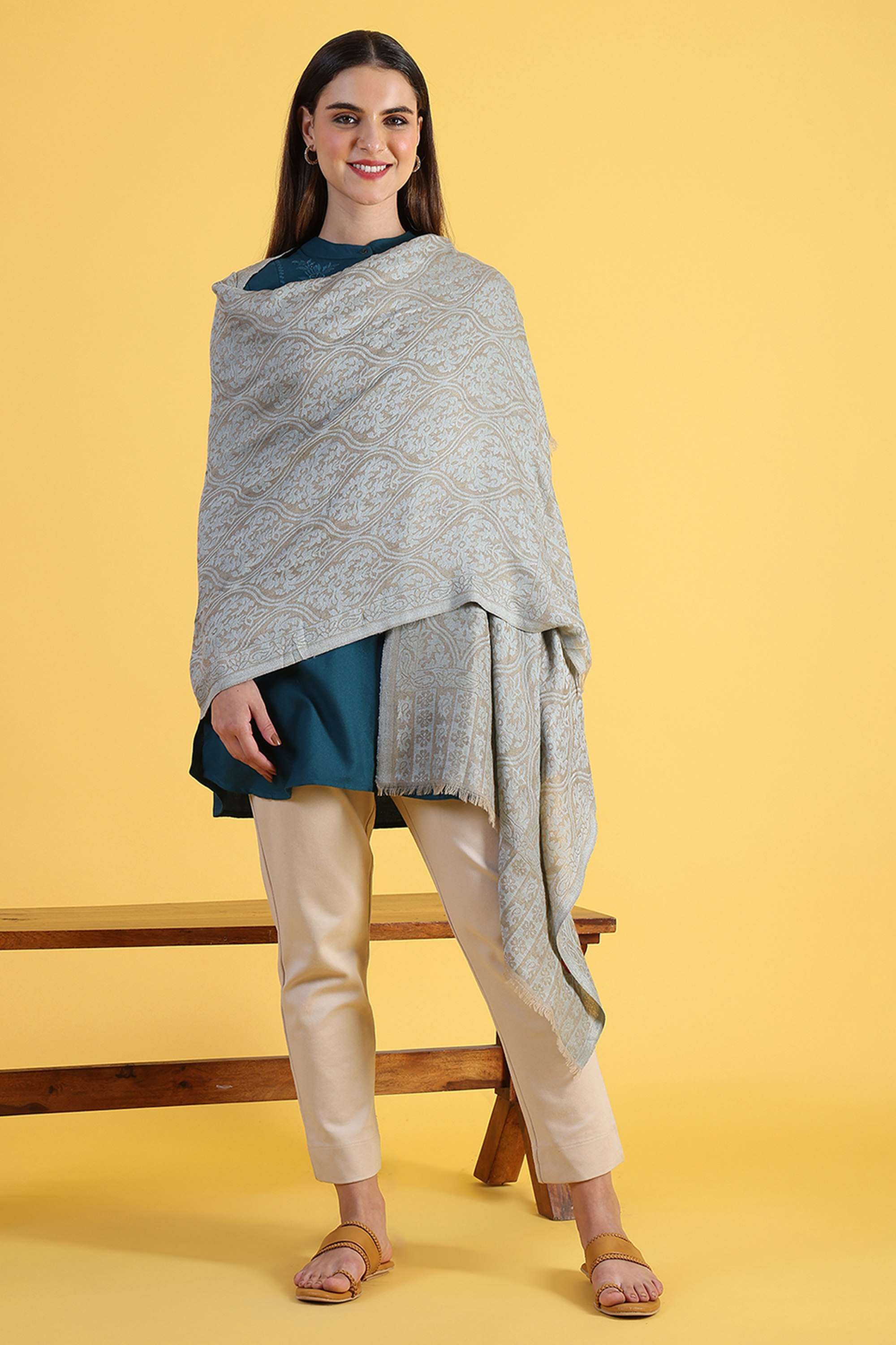 Textured-Blended-Fabric-Women-s-Shawl