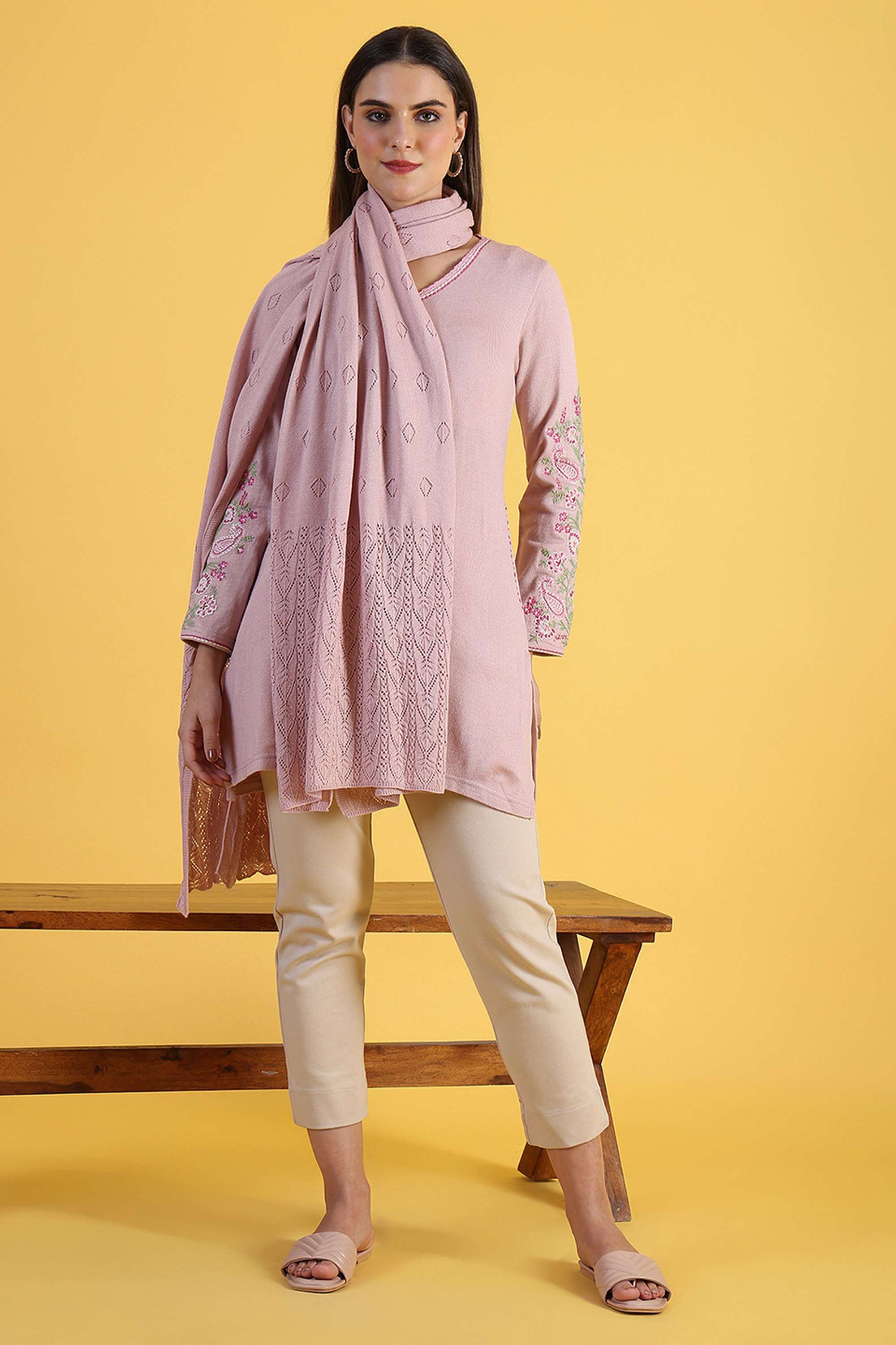 Textured-Blended-Fabric-Women-s-Shawl