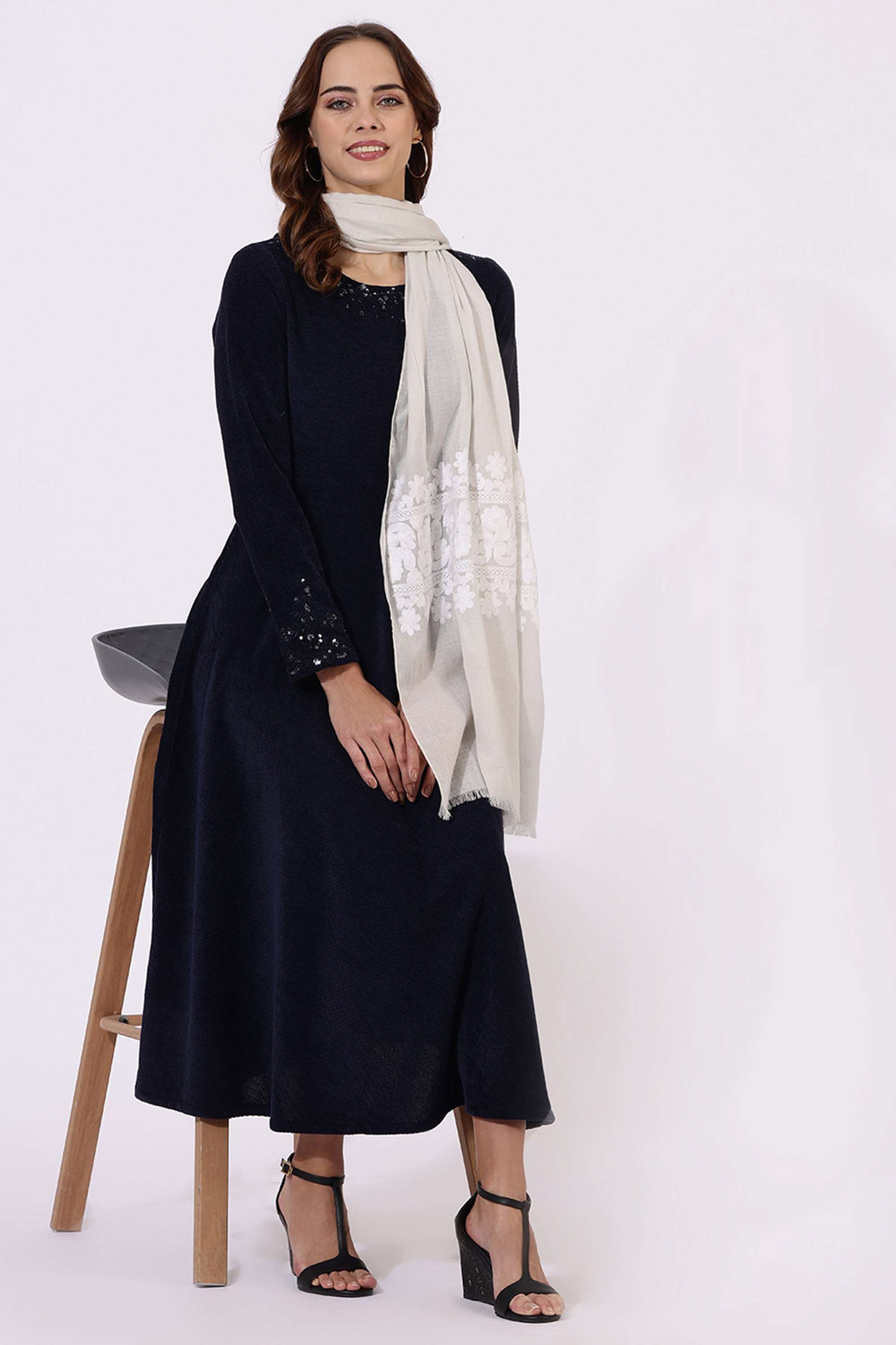 Textured-Cotton-Women-s-Shawl