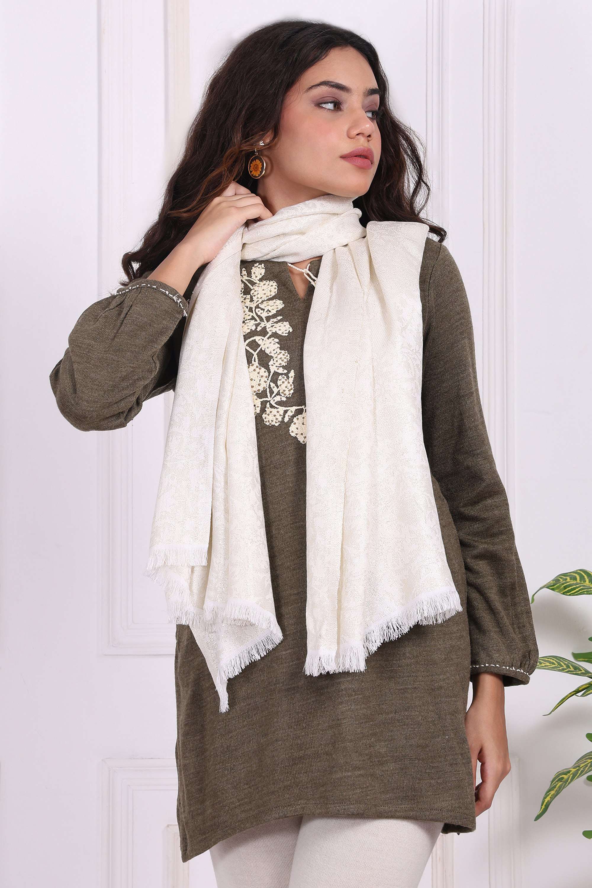 Textured-Viscose-Women-s-Shawl