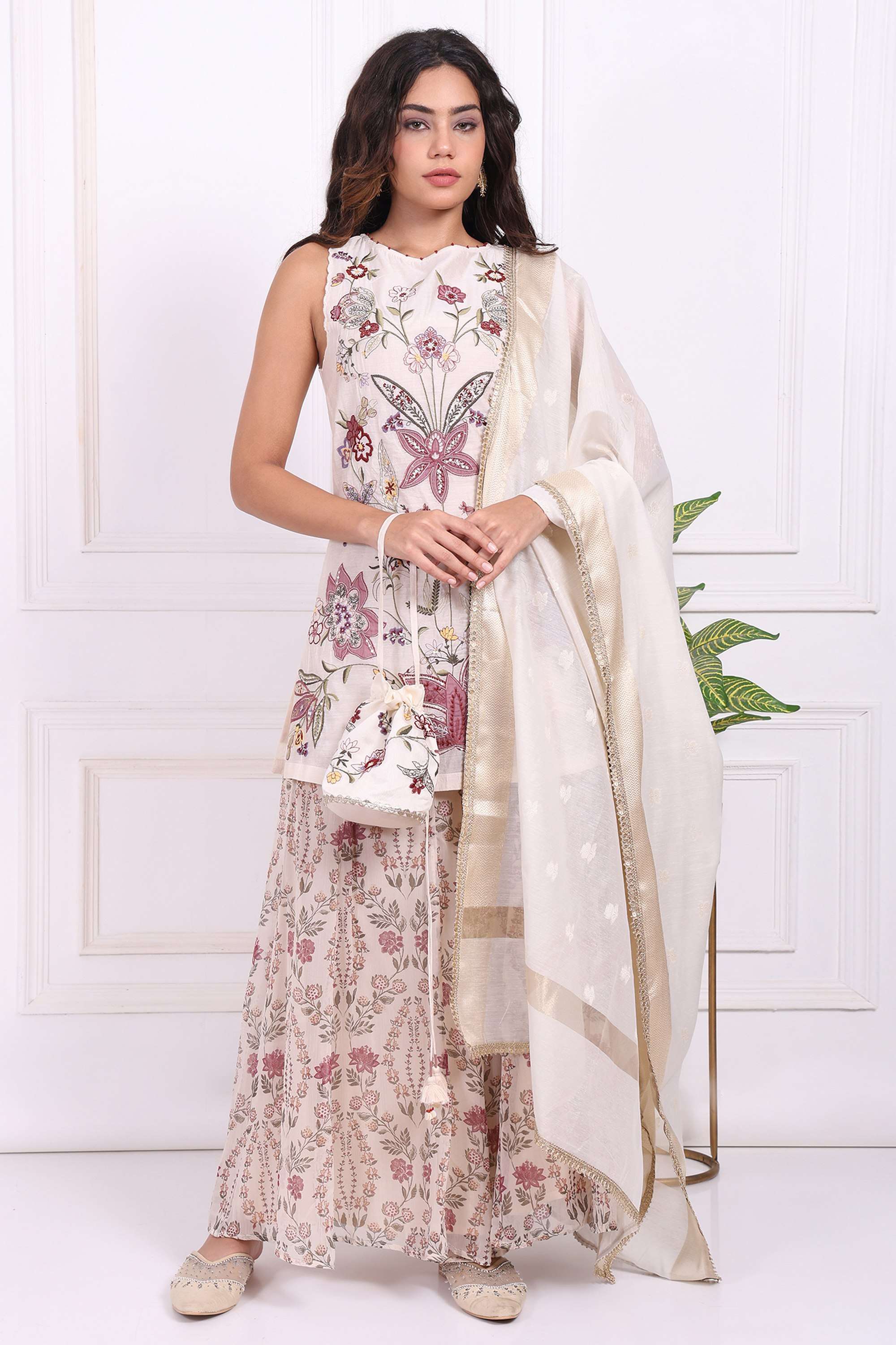 Floral-Viscose-Round-Neck-Women-s-Festive-Wear-Kurta-Set