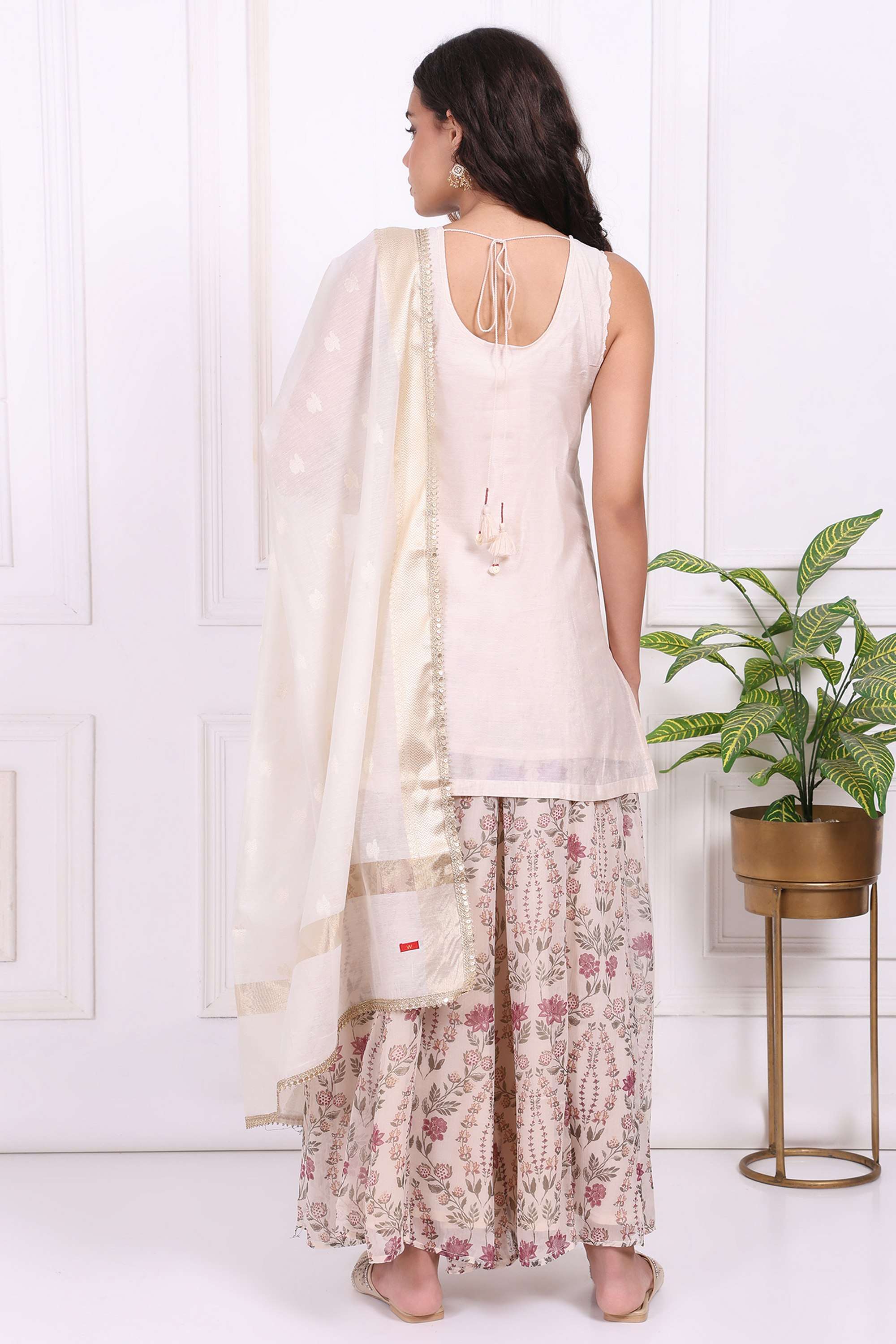 Floral-Viscose-Round-Neck-Women-s-Festive-Wear-Kurta-Set