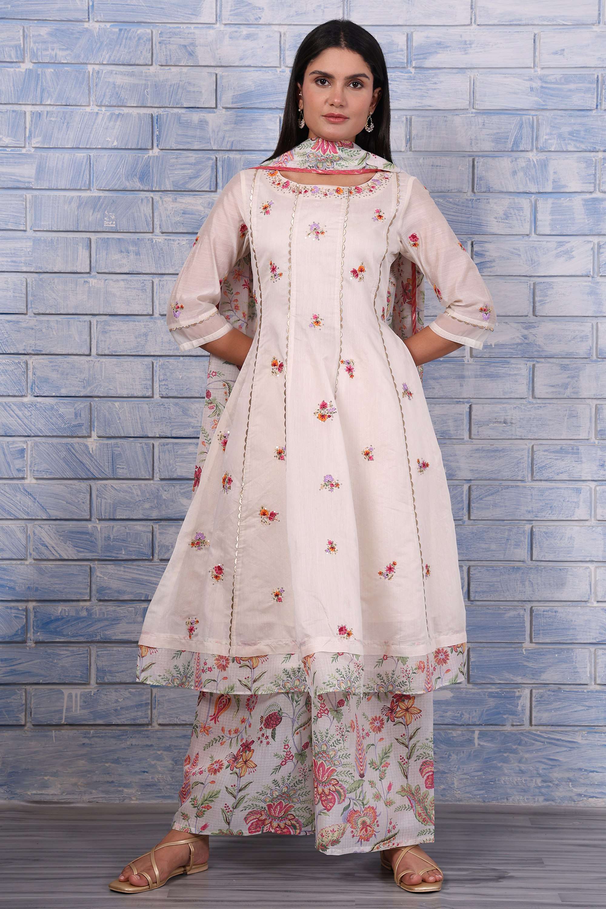 Embroidered-Viscose-Round-Neck-Women-s-Fusion-Wear-Kurta-set