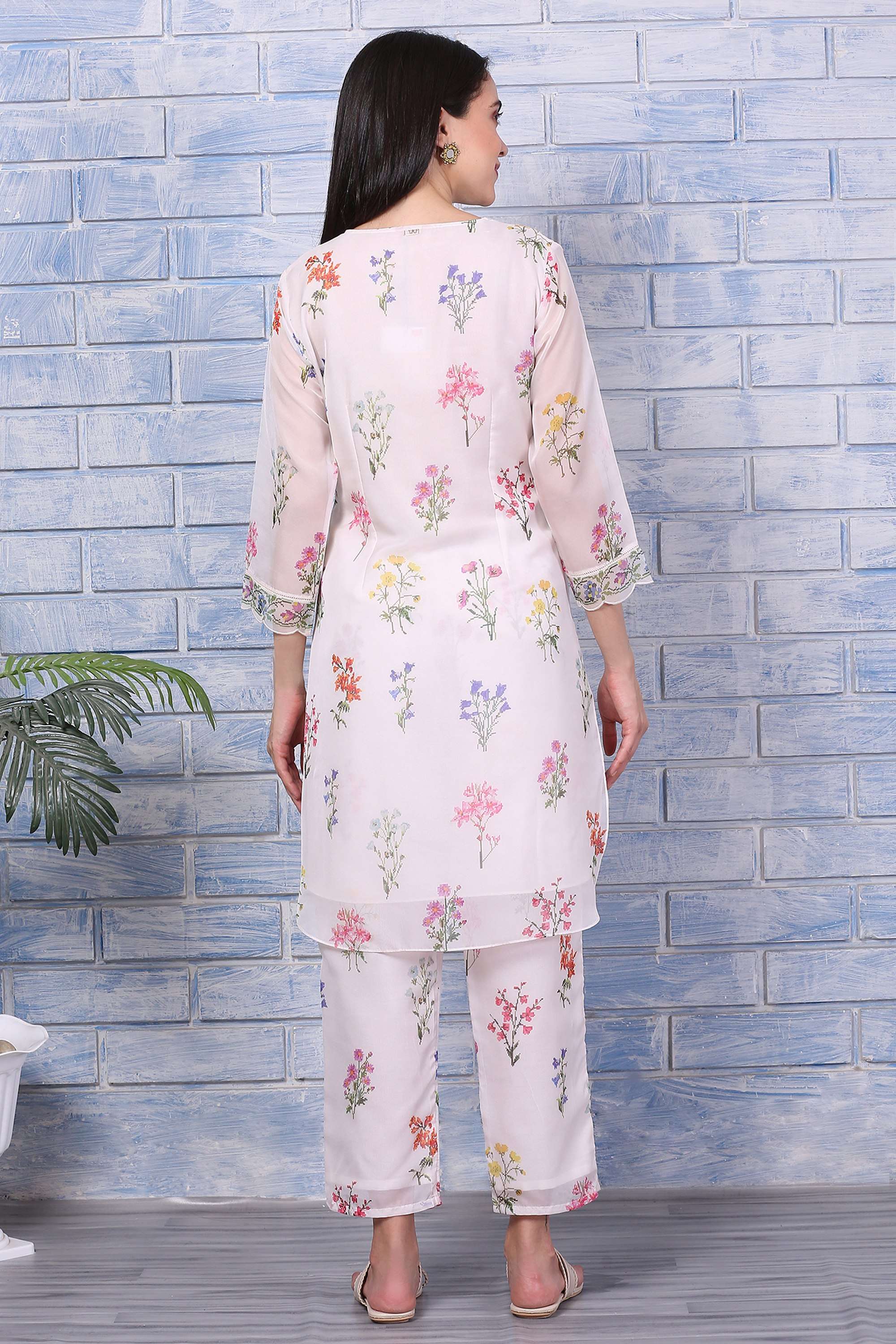 Floral-Organza-Round-Neck-Women-s-Fusion-Wear-Kurta-Set