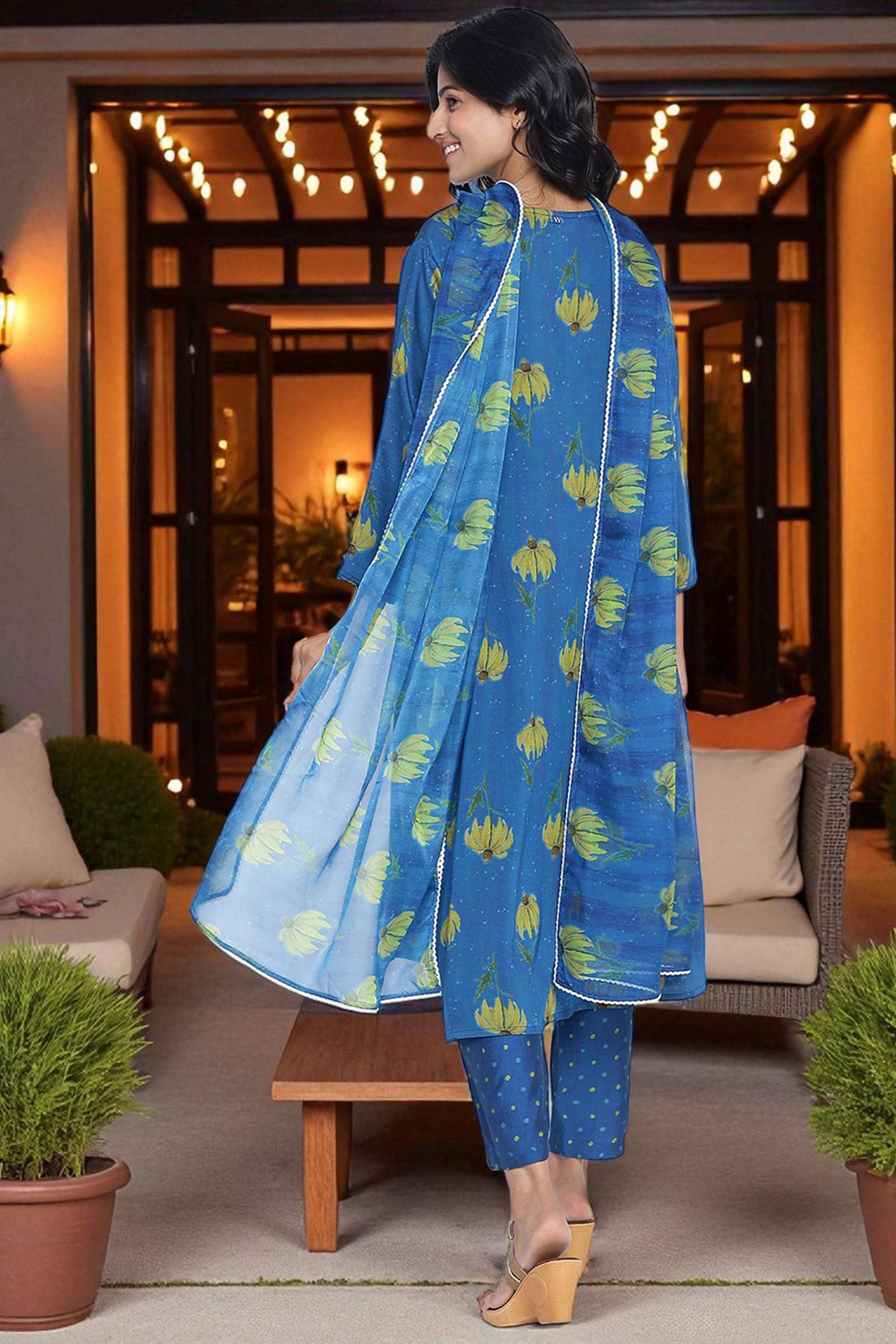 Floral-Viscose-V-Neck-Women-s-Fusion-Wear-Kurta-set