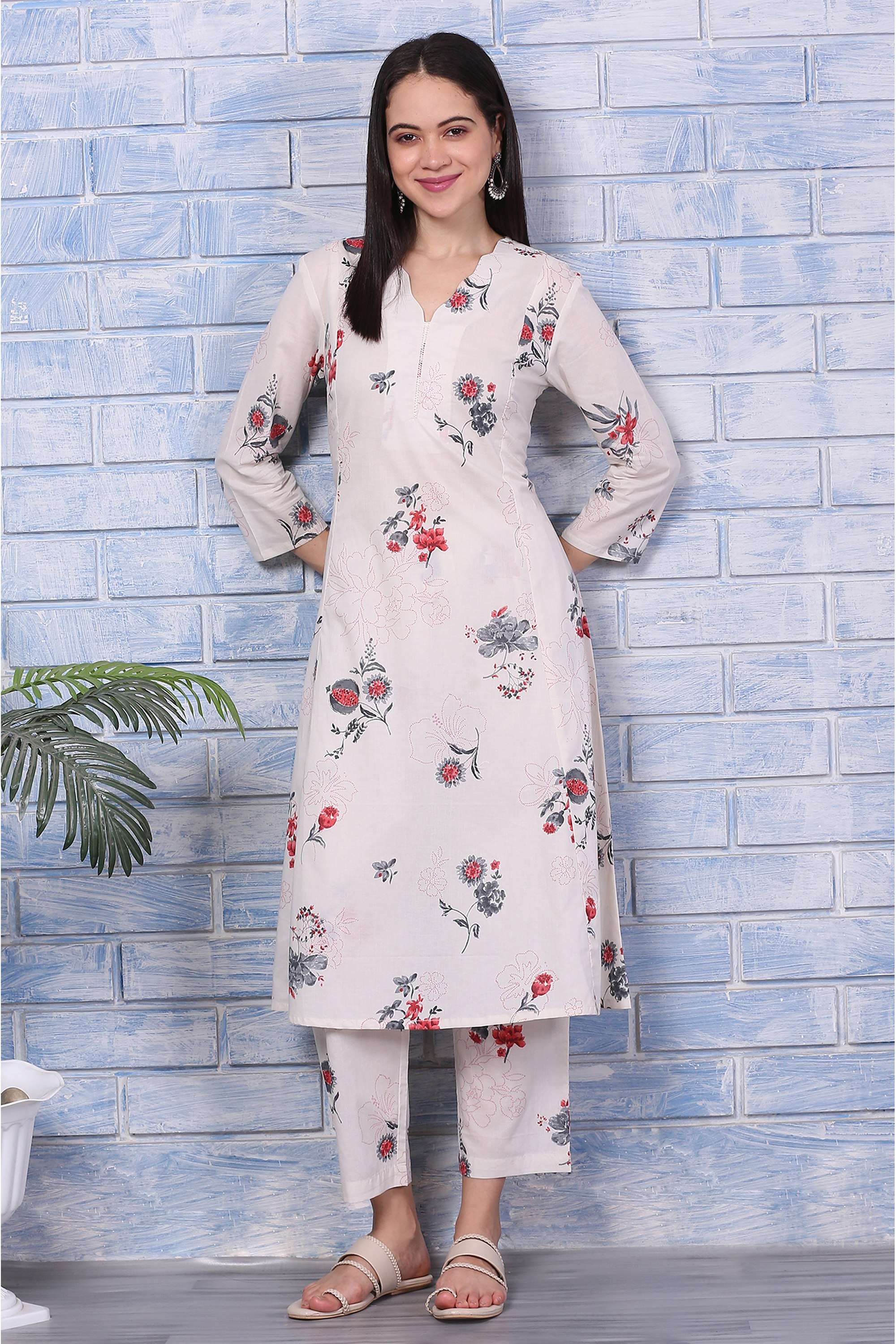 Floral-Cotton-V-Neck-Women-s-Fusion-Wear-Kurta-Set