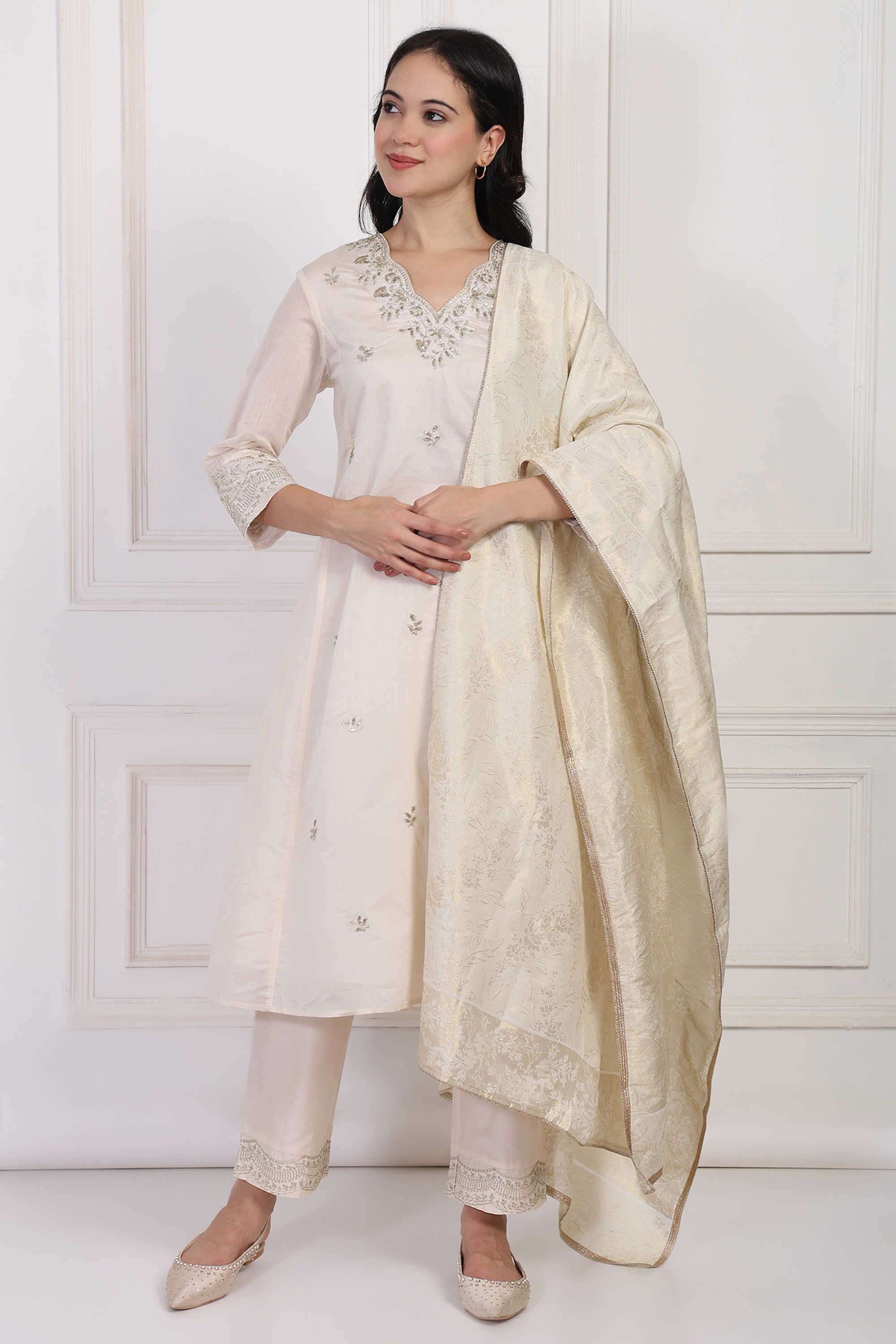 Embellished-Blended-Fabric-Women-s-Festive-Wear-Kurta-Set
