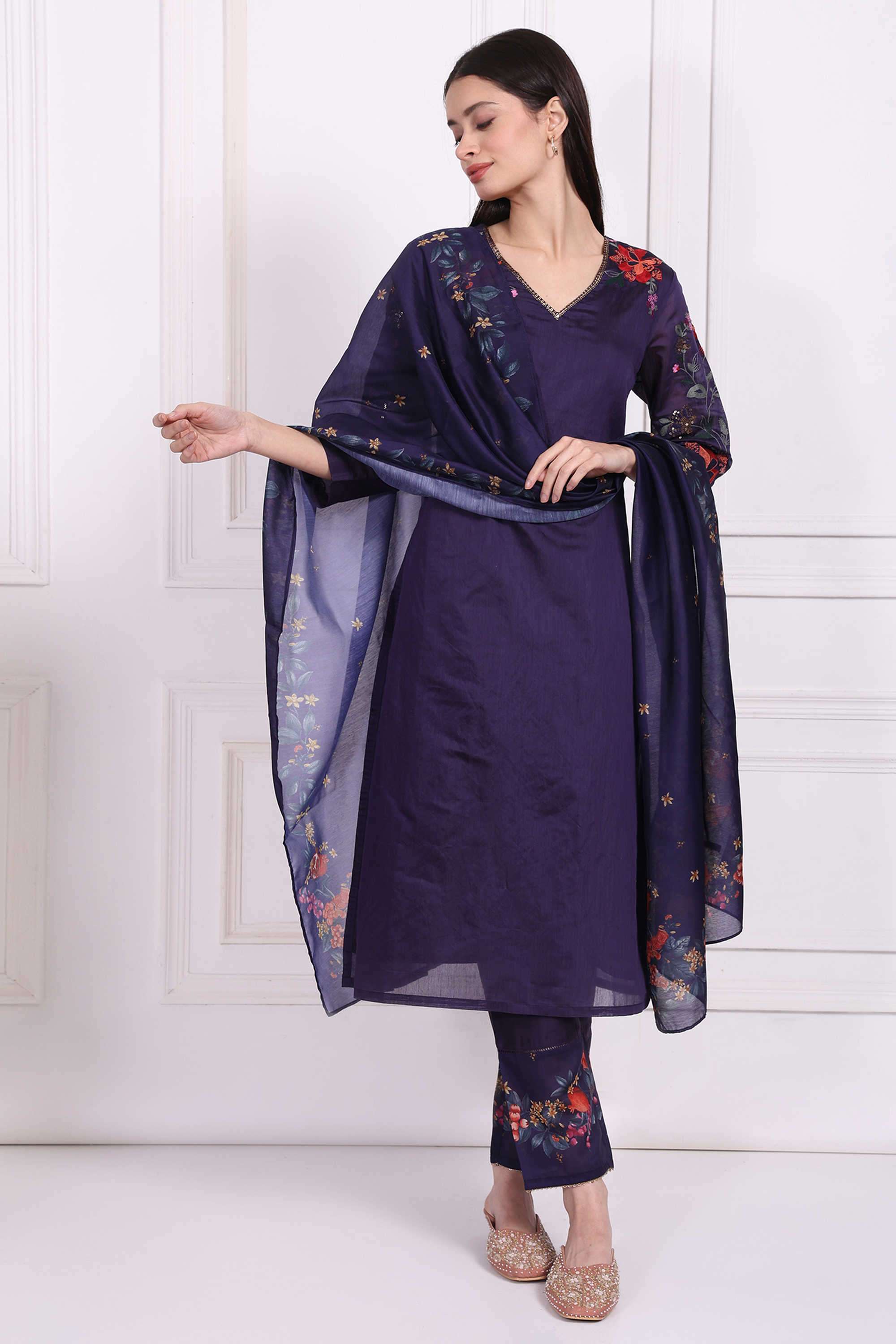 Embellished-Blended-Fabric-Women-s-Festive-Wear-Kurta-Set