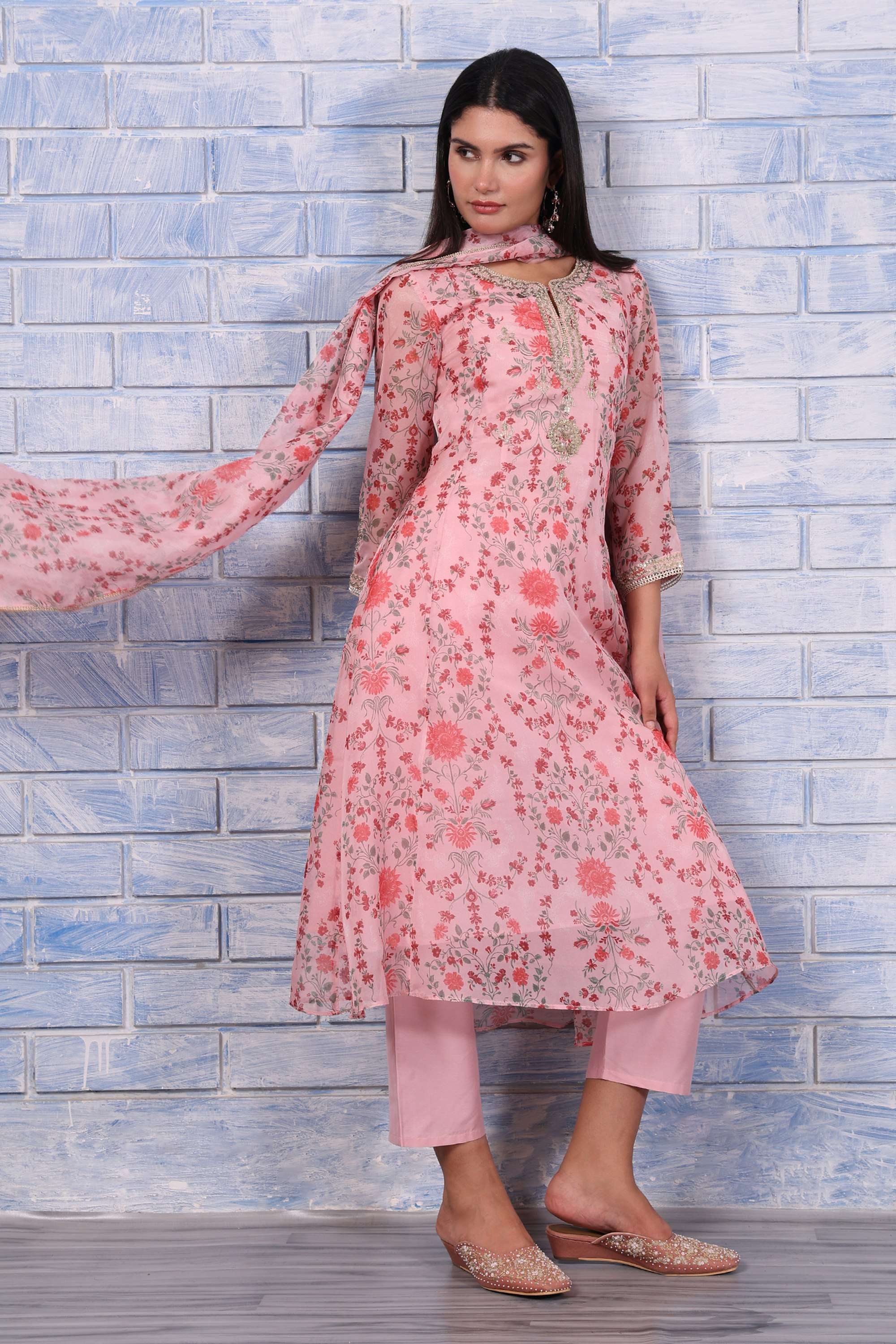 Floral-Organza-Round-Neck-Women-s-Fusion-Wear-Kurta-set