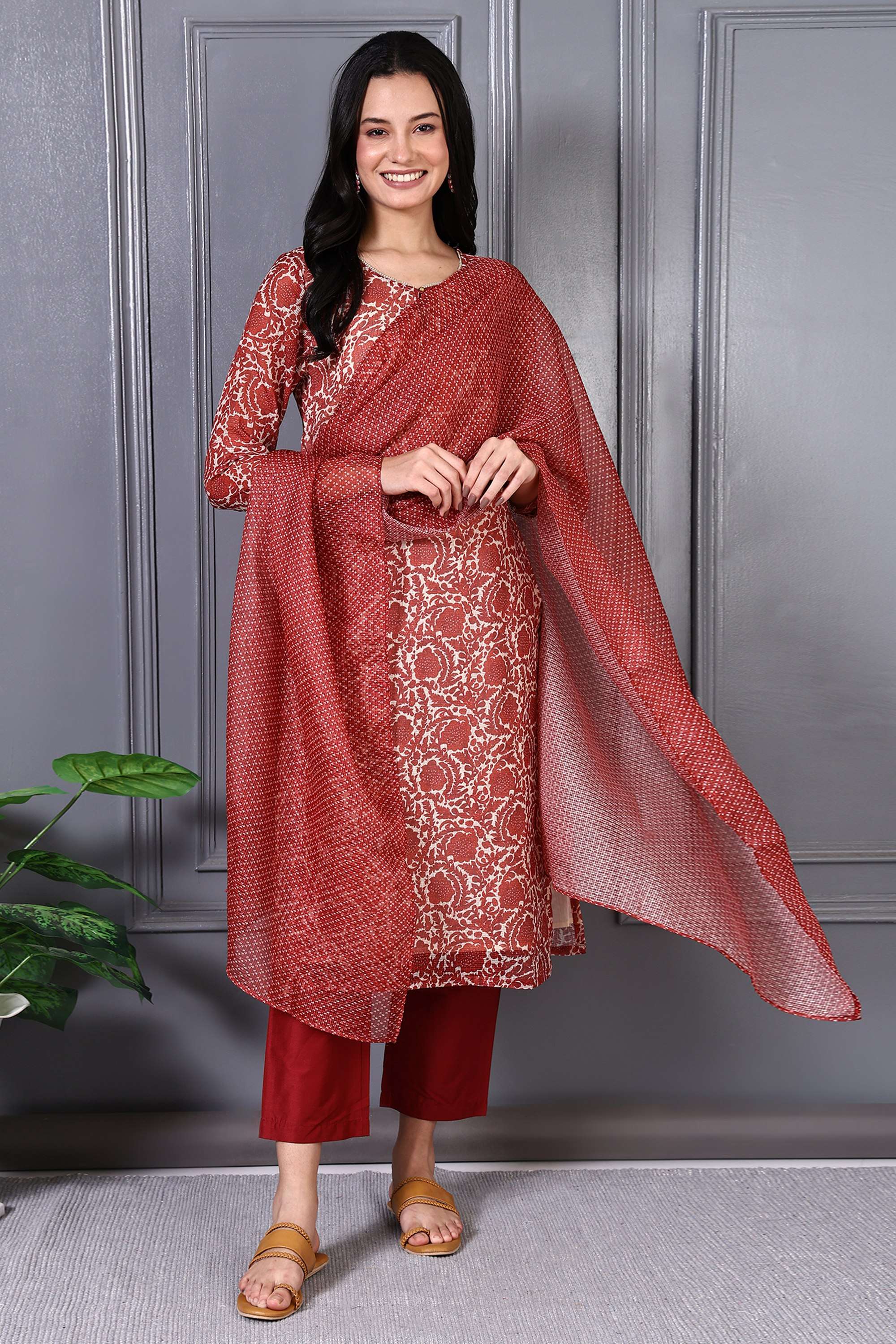 Printed-Polyester-Round-Neck-Women-s-Fusion-Wear-Kurta-set