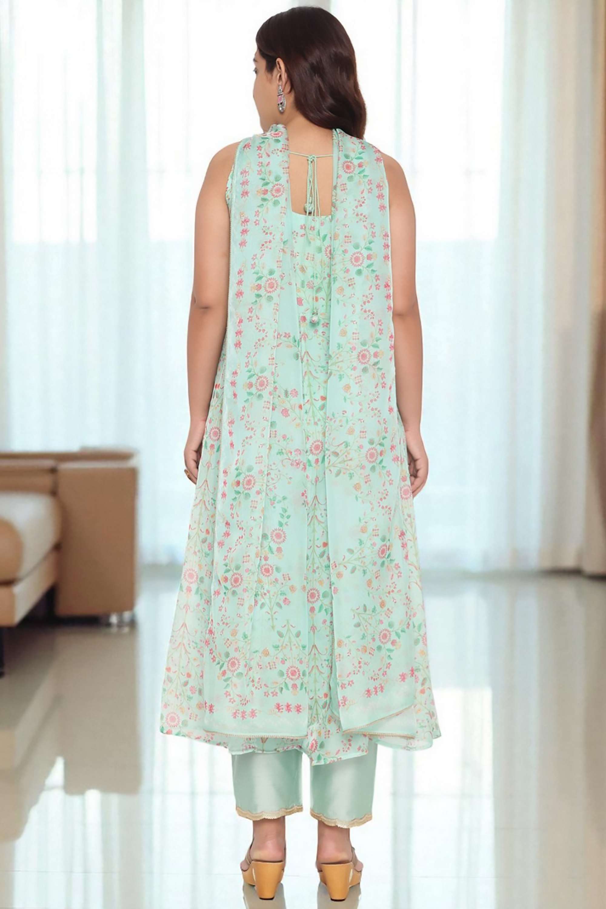 Floral-Organza-Round-Neck-Women-s-Fusion-Wear-Kurta-set