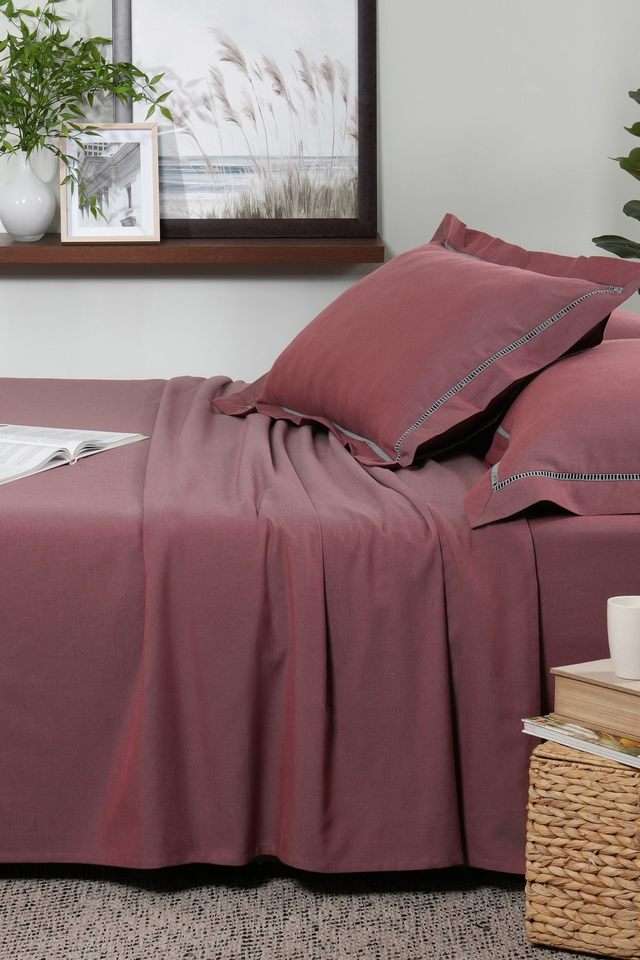 Emmie-Red-King-Bed-Sheet-with-Pillow-Case