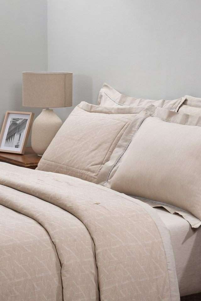 Inner-City-Light-Beige-Double-Quilt