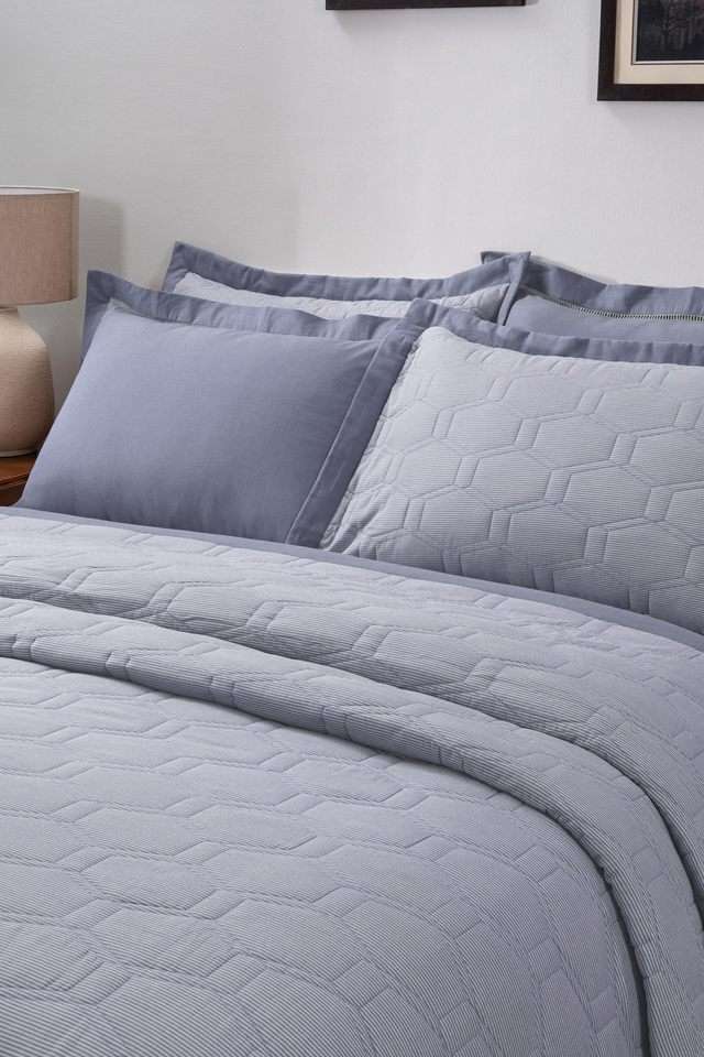 Pin-Stripe-Classic-Blue-Single-Quilt