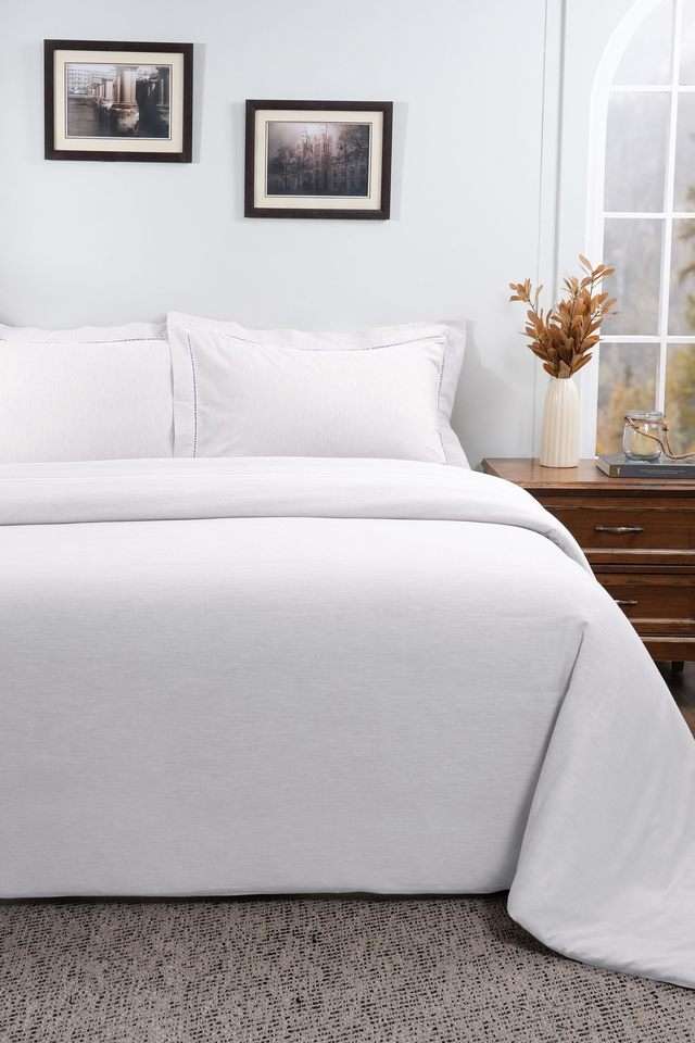 Emmie-White-King-Duvet-Cover-with-Pillow-Case