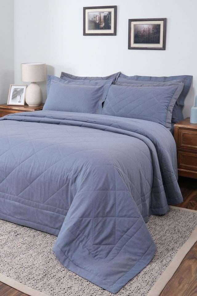 Emmie-Classic-Blue-Double-Quilt