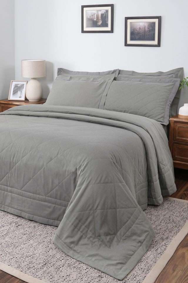 Emmie-Chameleon-Green-Double-Quilt