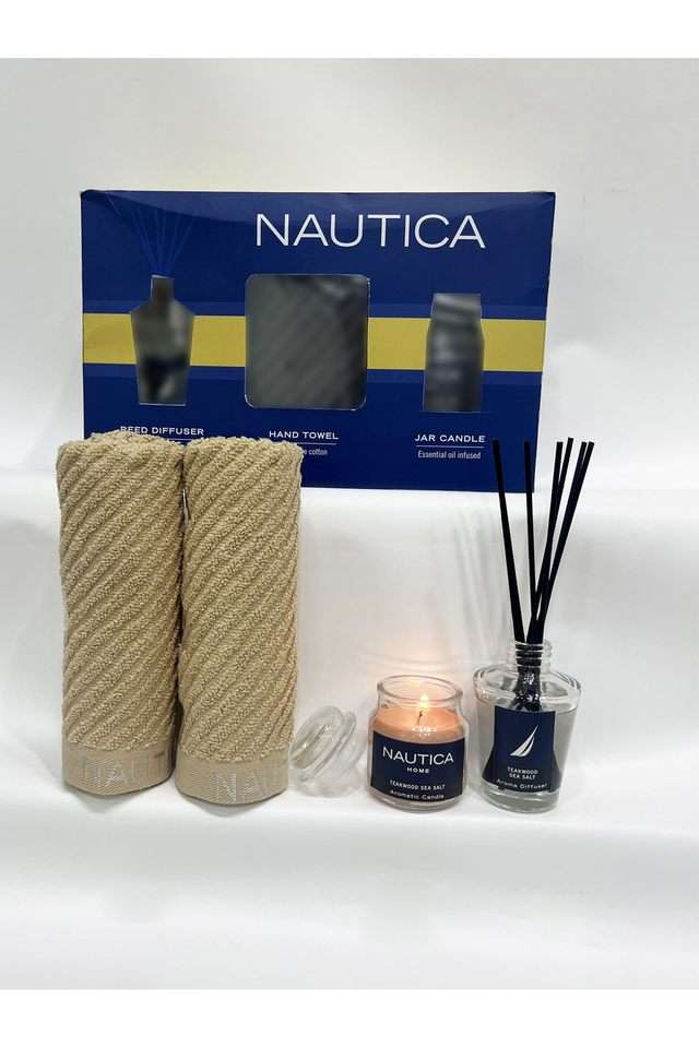 Fluffy-Zero-Twist-100--Cotton-Towel--2-Hand-1-Reed-Diffuser-1-Jar-Candle-(cross-view)