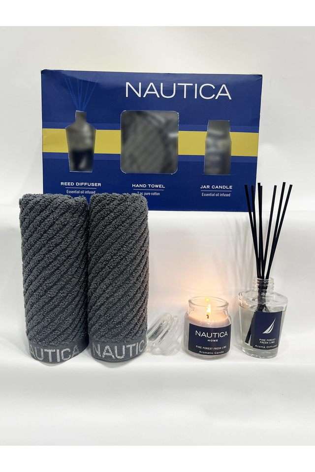 Fluffy-Zero-Twist-100--Cotton-Towel--2-Hand-1-Reed-Diffuser-1-Jar-Candle-(cross-view)